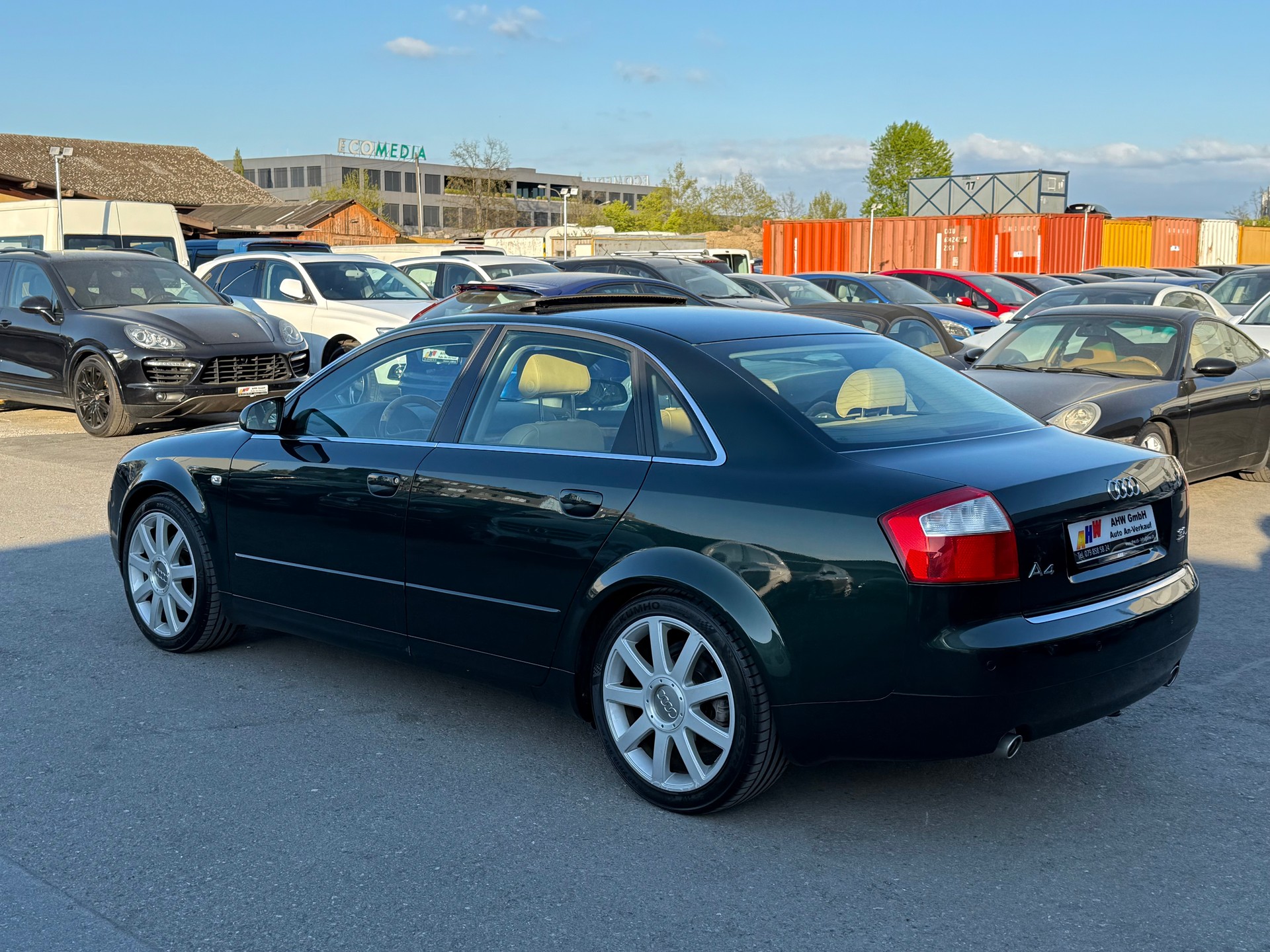 AUDI A4 3.0 V6 quattro "Audi exclusive" Frisch ab MFK / Sonderlackierung / Buffalo Leder / Holz Nussbaum / Schiebedach / Navi / Xenon-image-5