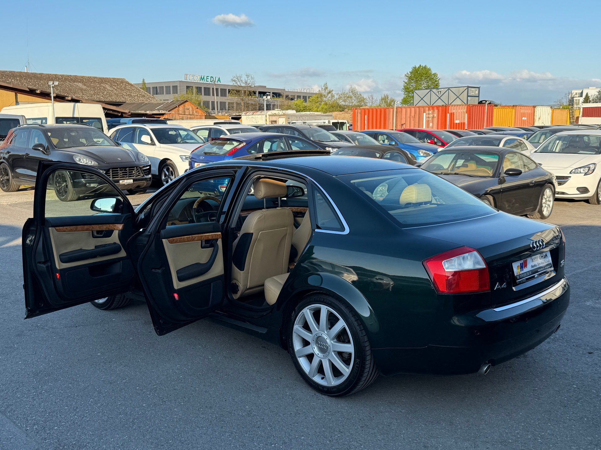 AUDI A4 3.0 V6 quattro "Audi exclusive" Frisch ab MFK / Sonderlackierung / Buffalo Leder / Holz Nussbaum / Schiebedach / Navi / Xenon-image-6