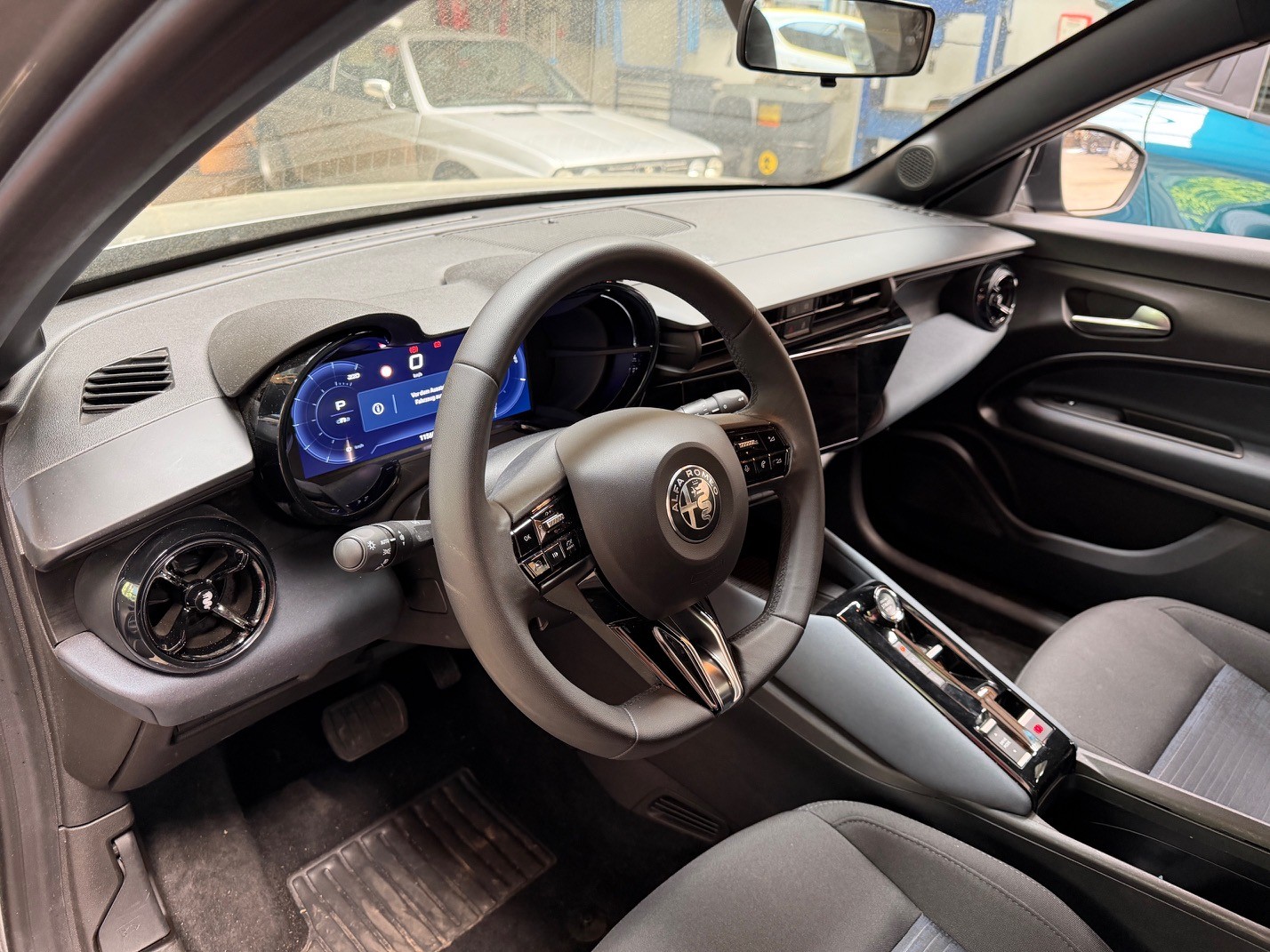 ALFA ROMEO Junior BEV 156 54kWh Sprint-image-10