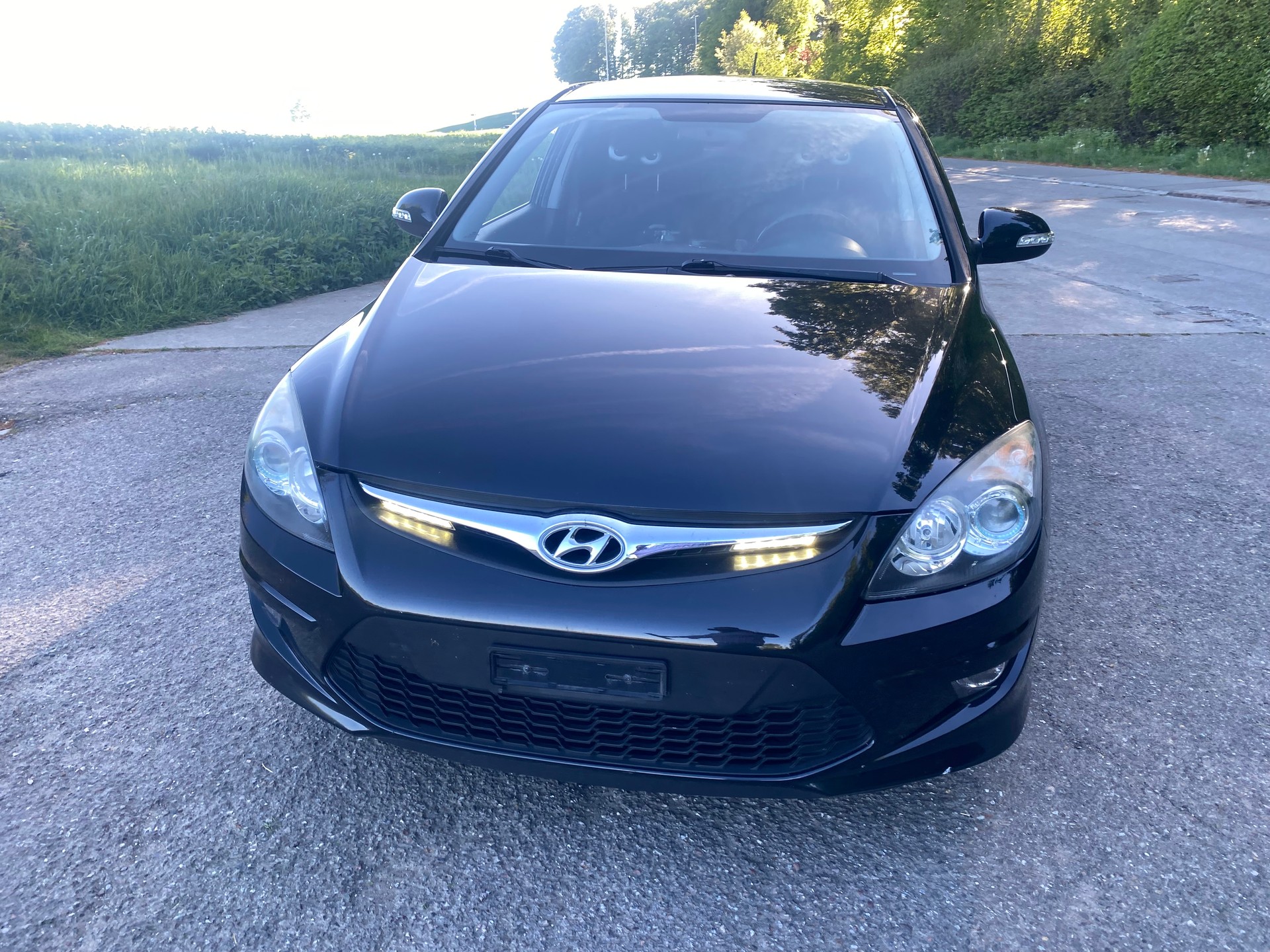 HYUNDAI i30 1.6 CRDi Swiss Plus Edition-image-1