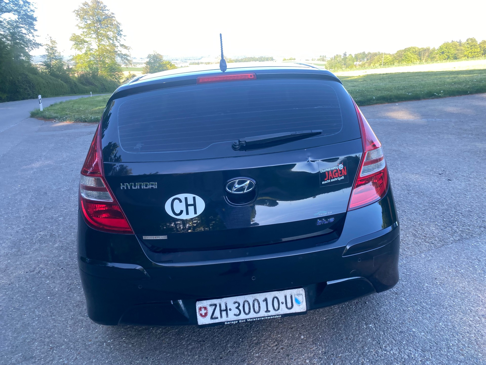HYUNDAI i30 1.6 CRDi Swiss Plus Edition-image-6
