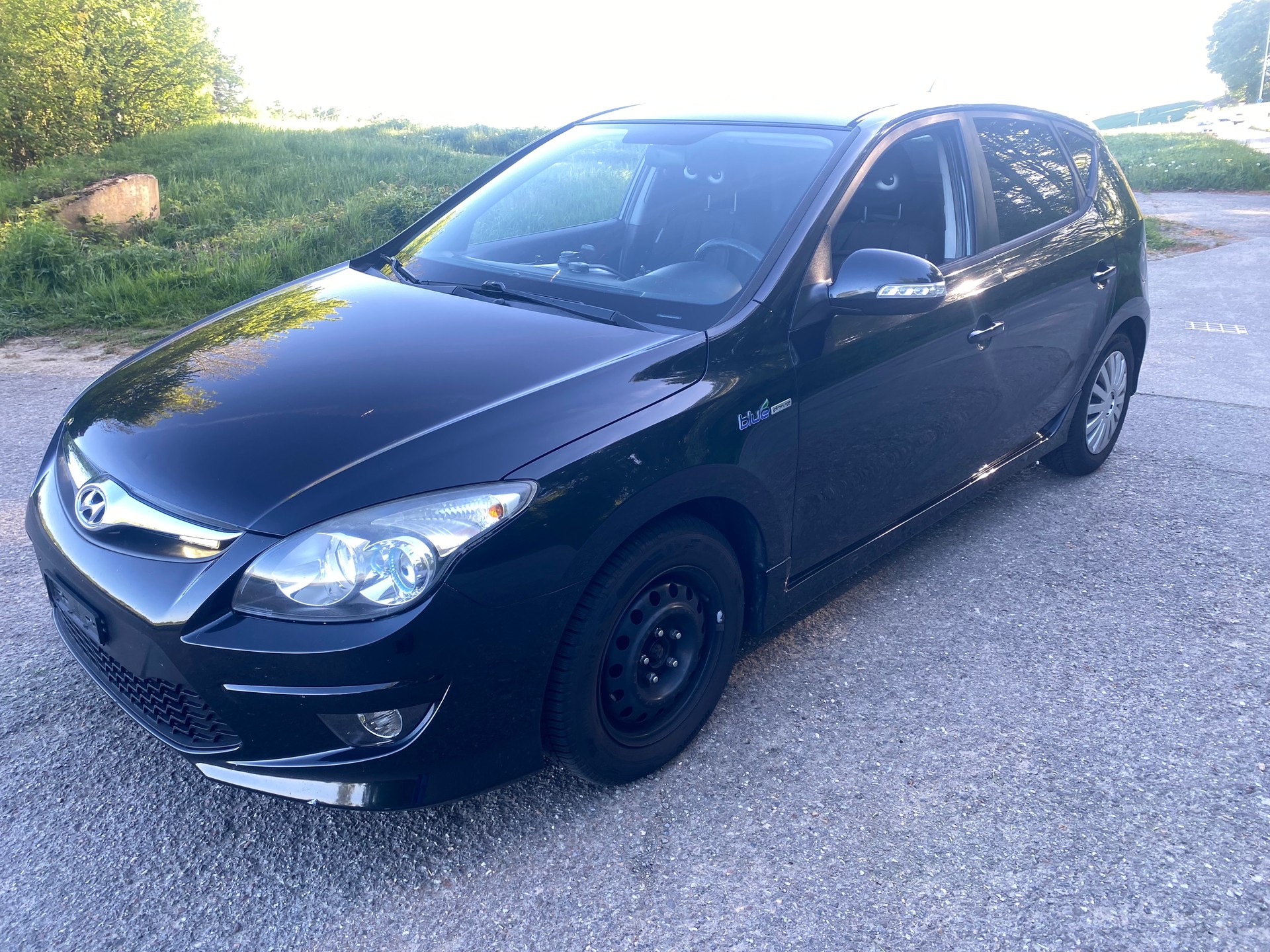 HYUNDAI i30 1.6 CRDi Swiss Plus Edition-image-0