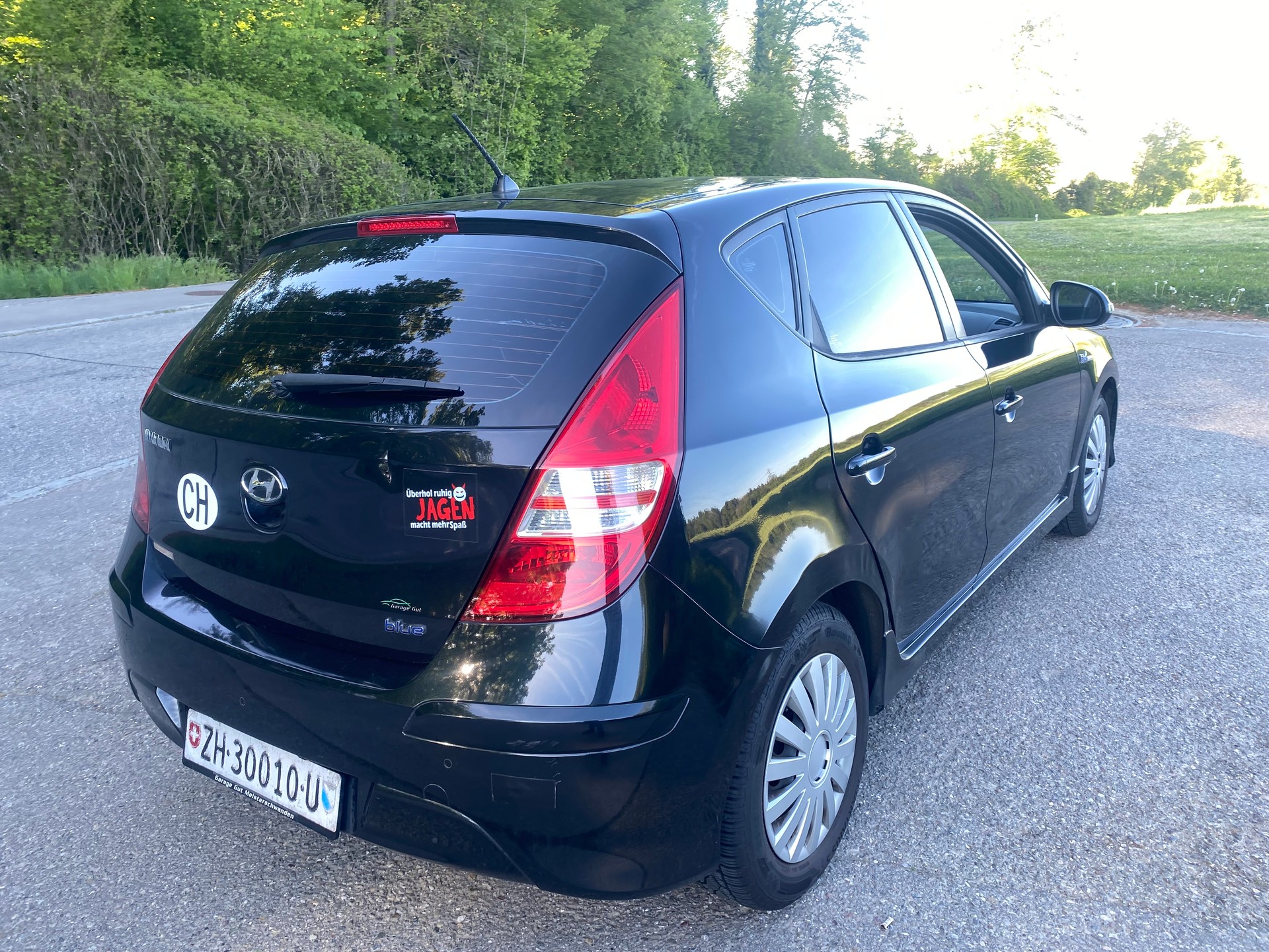 HYUNDAI i30 1.6 CRDi Swiss Plus Edition-image-5