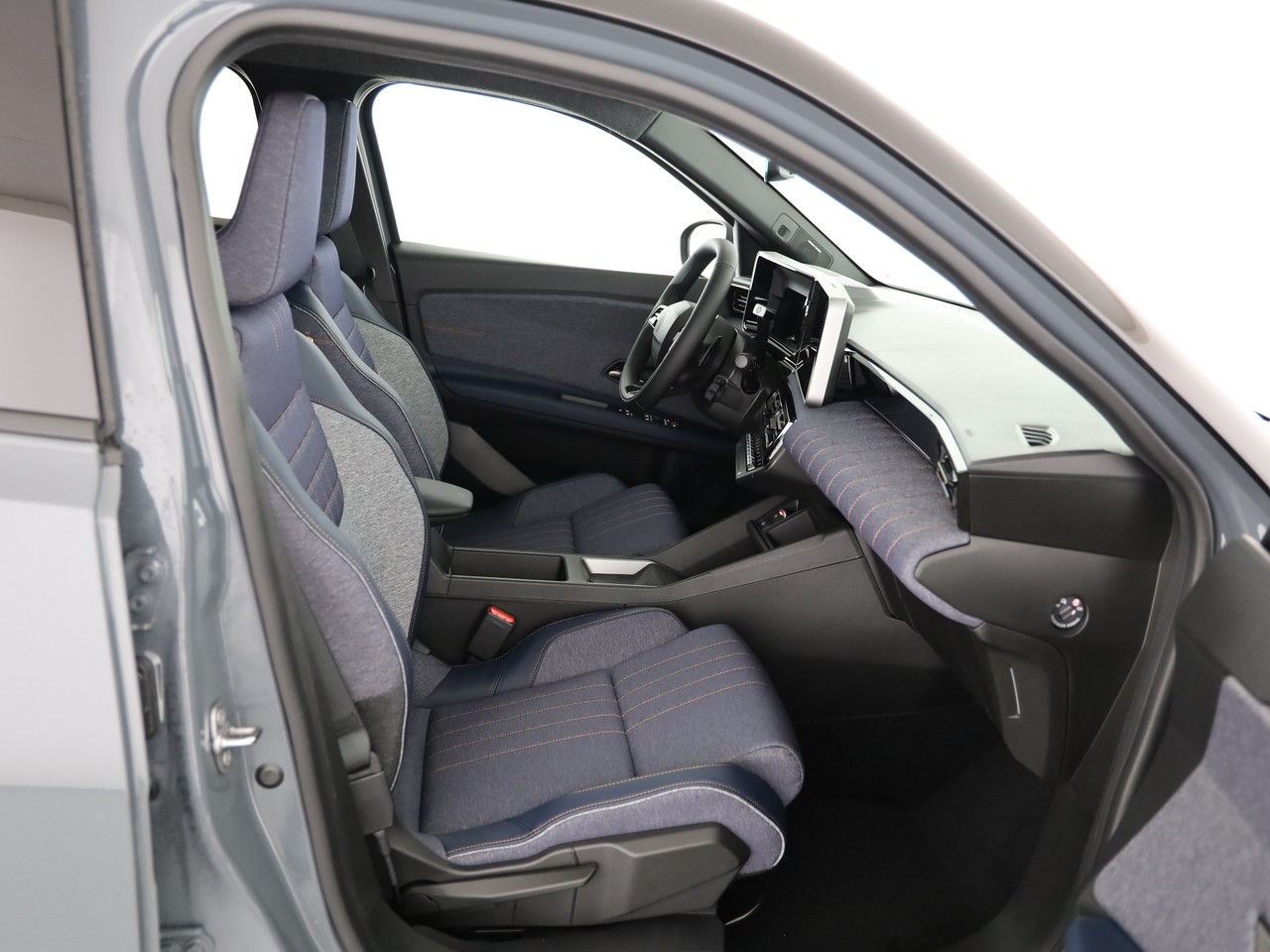 RENAULT R4 E-Tech Comfort Range techno-image-6