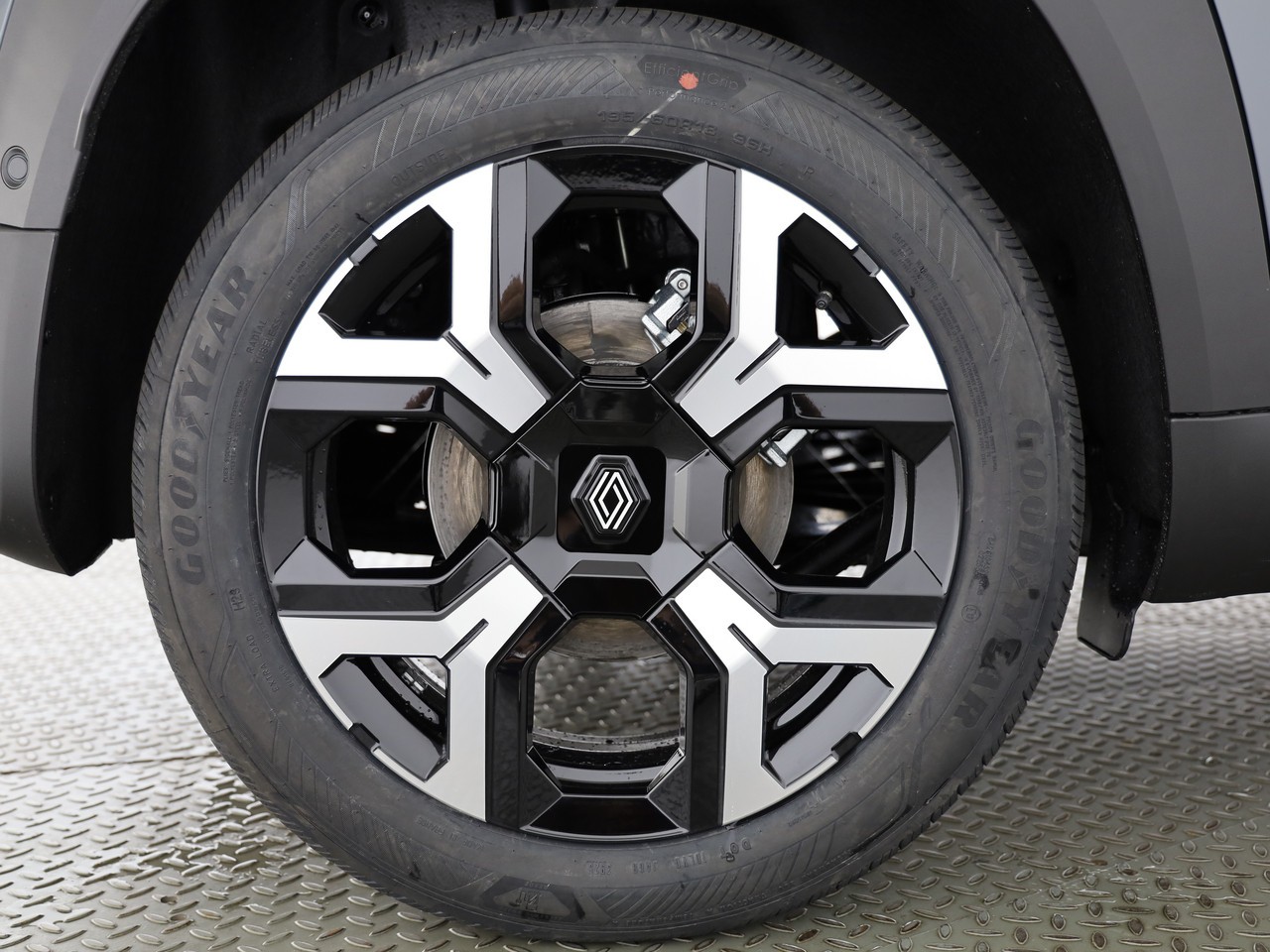 RENAULT R4 E-Tech Comfort Range techno-image-3