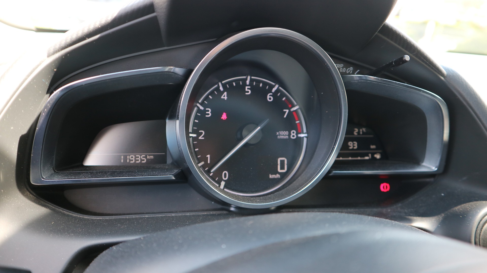 MAZDA 2 SKYACTIV-G 115 Revolution-image-4