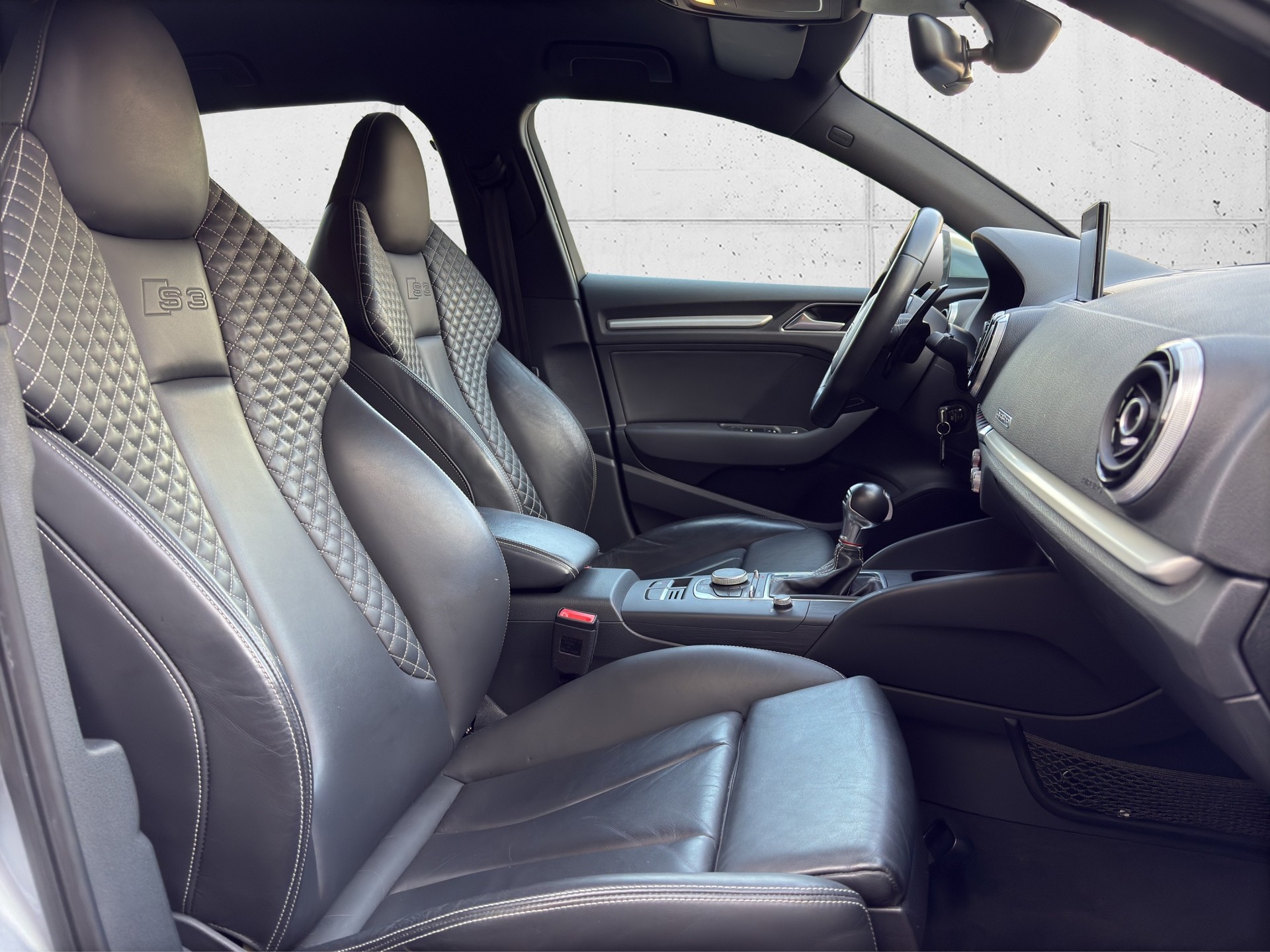 AUDI S3 Sportback 2.0 TFSI quattro S-tronic-image-10