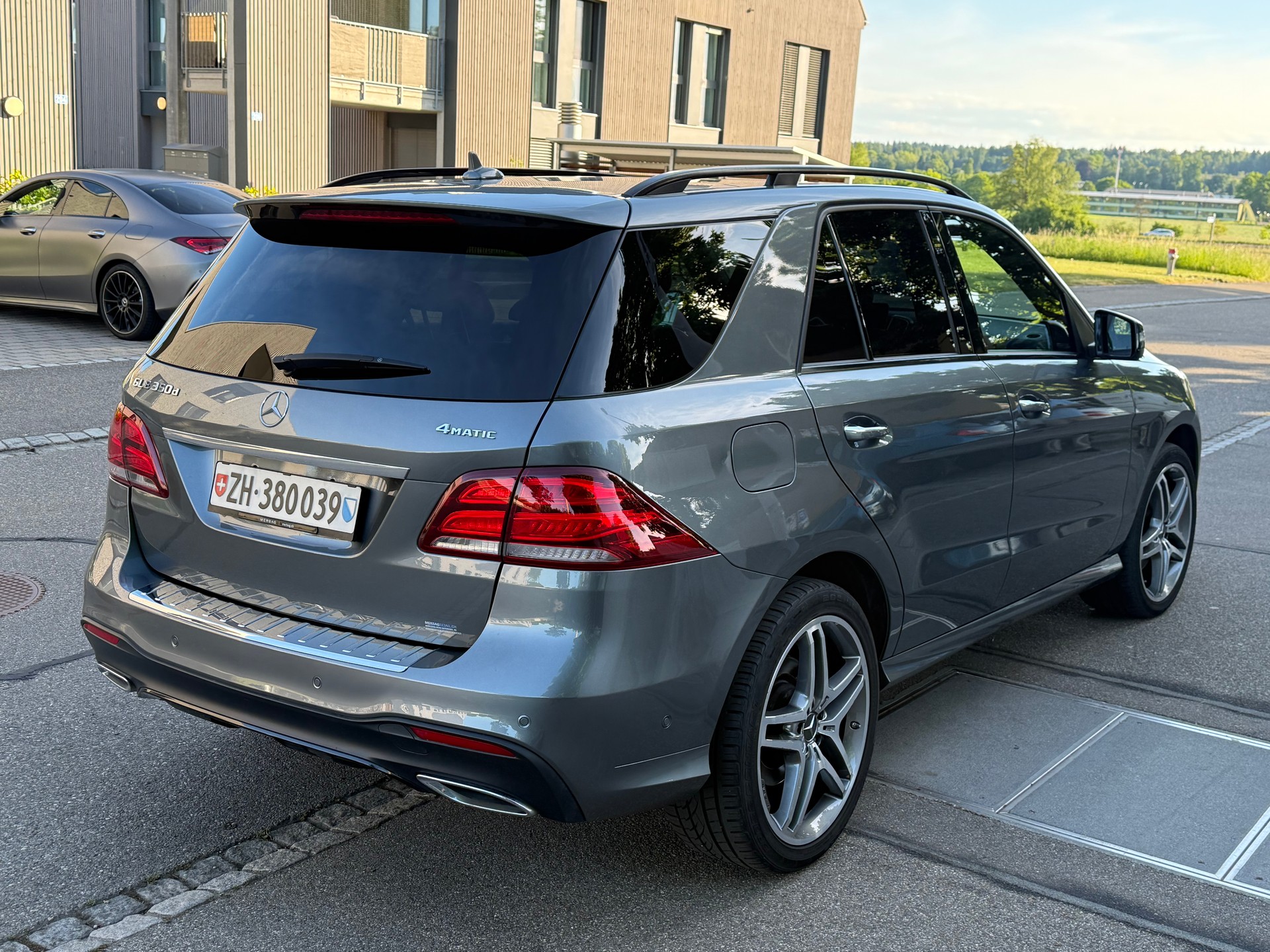 MERCEDES-BENZ GLE 350 d-image-1