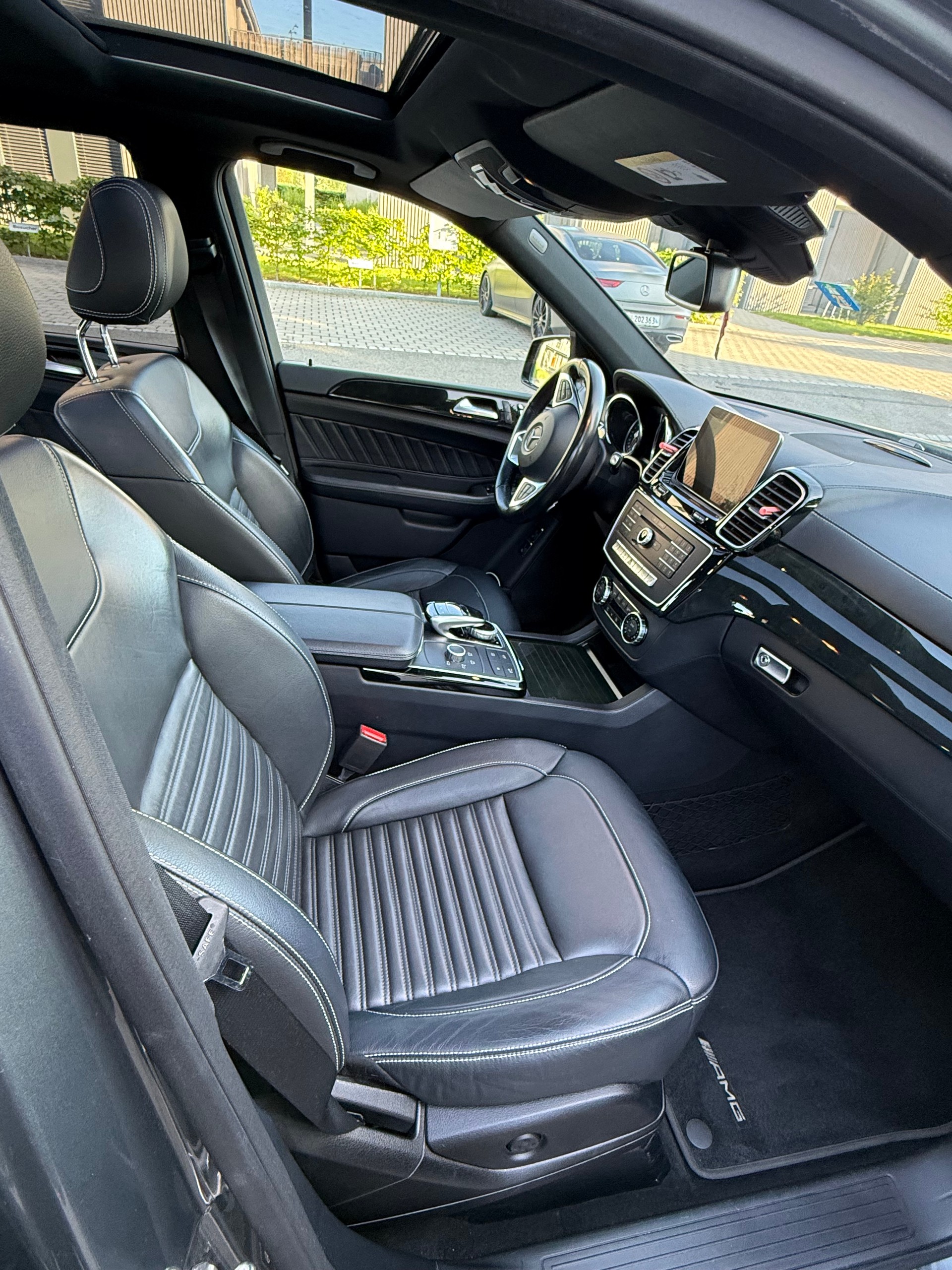 MERCEDES-BENZ GLE 350 d-image-4