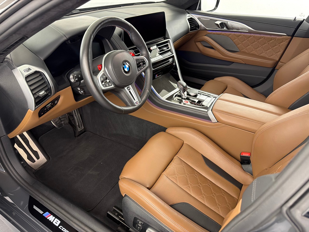 BMW M8 xDrive M Competition-image-4