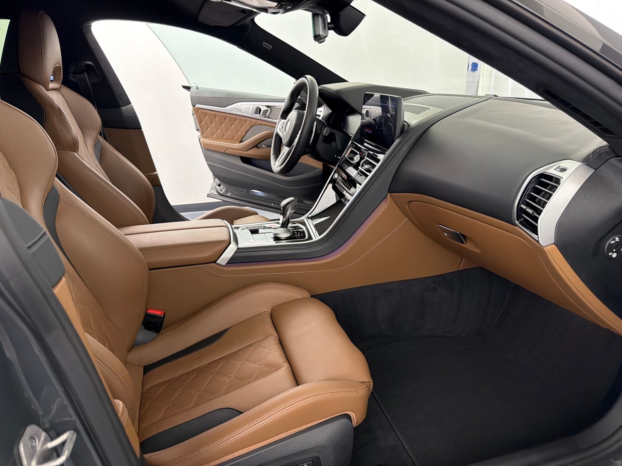 BMW M8 xDrive M Competition-image-8