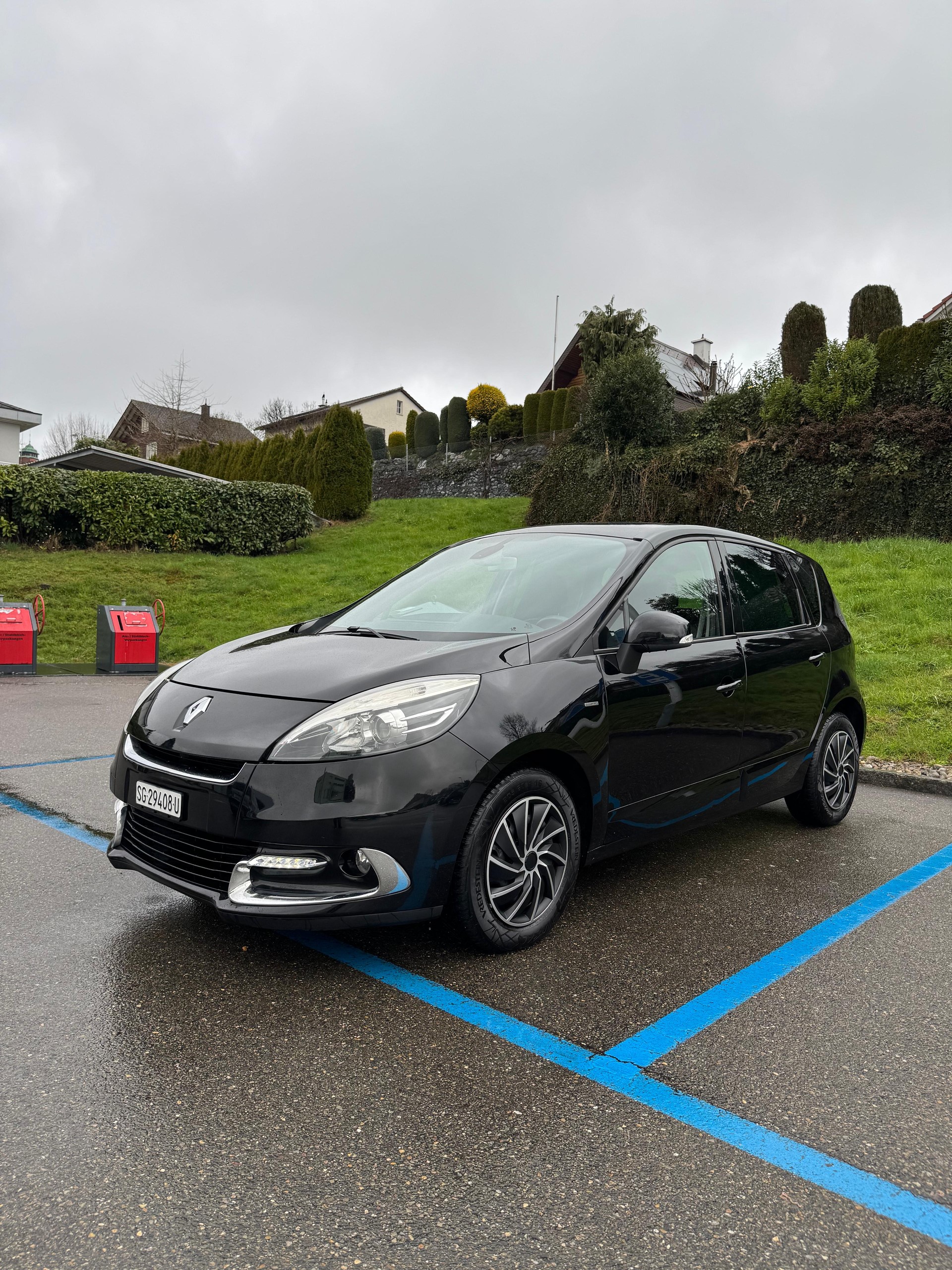 RENAULT Scénic 1.6 dCi Privilège-image-1