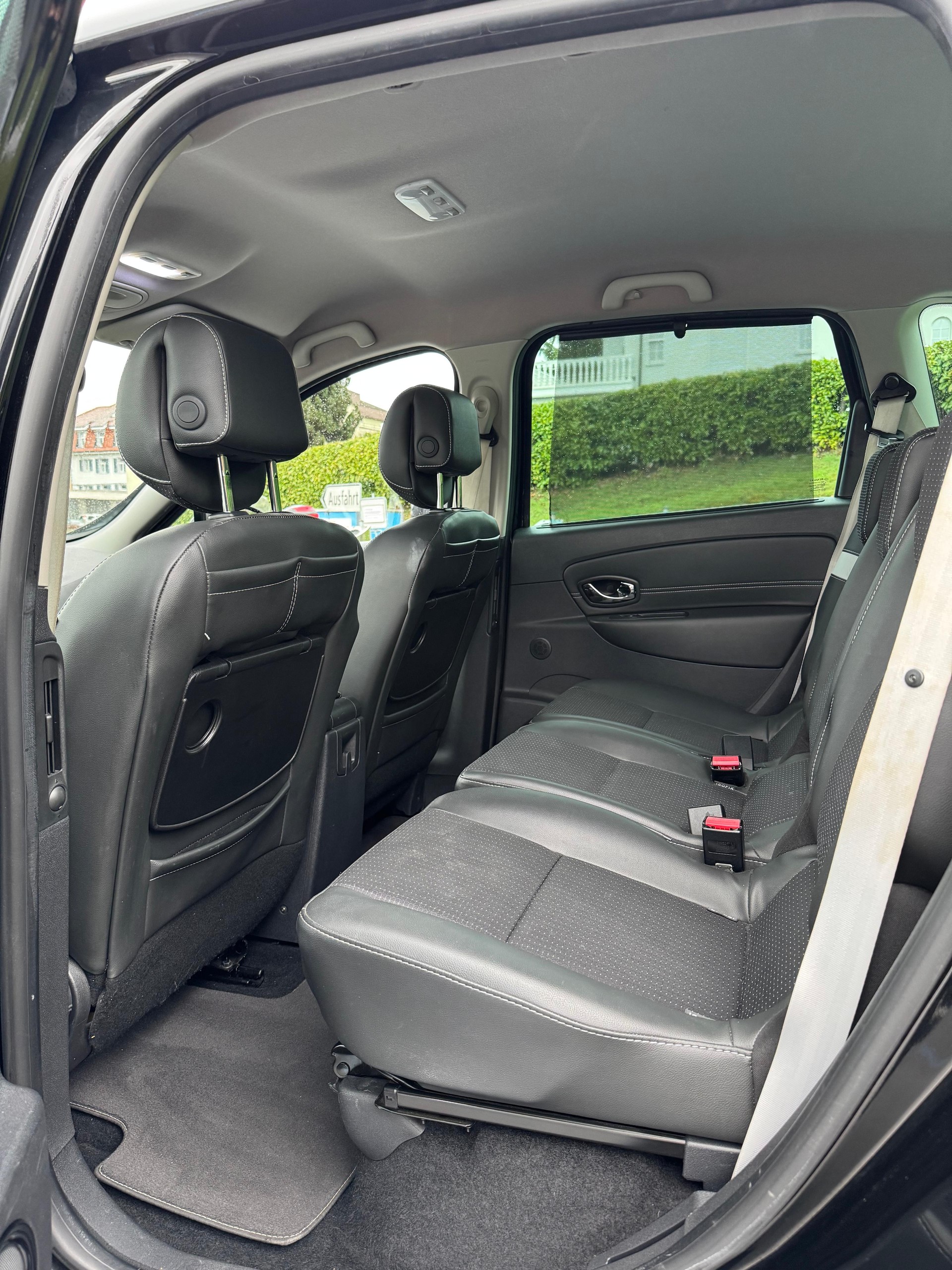 RENAULT Scénic 1.6 dCi Privilège-image-5