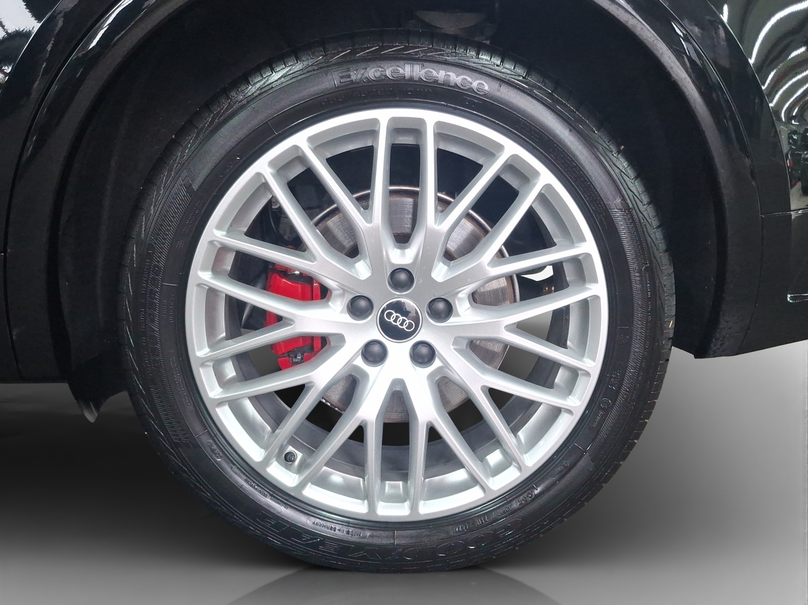 AUDI Q5 50 TFSI e PHEV S line quattro S-tronic-image-13