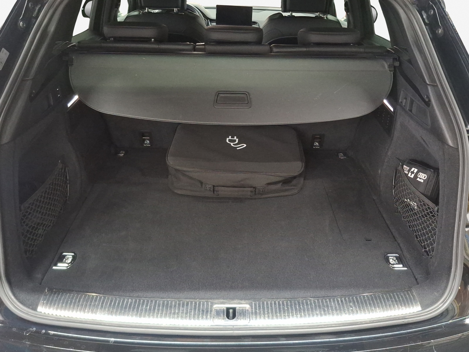 AUDI Q5 50 TFSI e PHEV S line quattro S-tronic-image-12