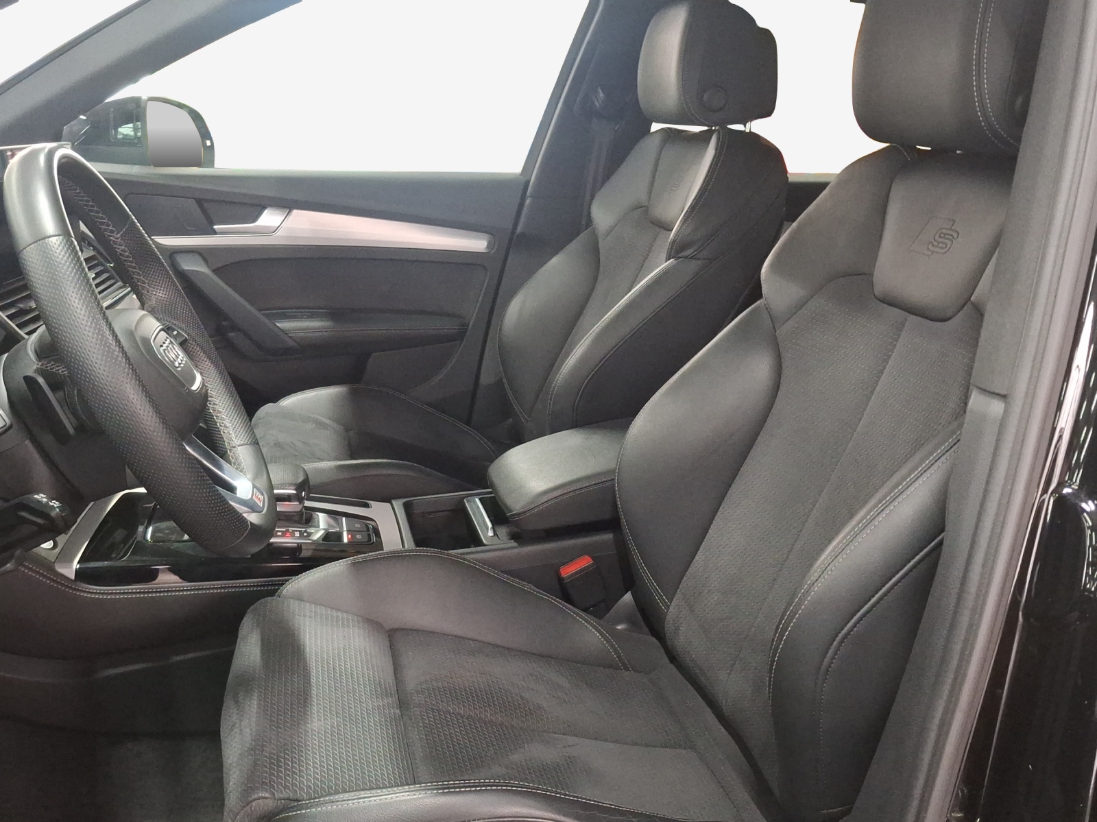 AUDI Q5 50 TFSI e PHEV S line quattro S-tronic-image-7