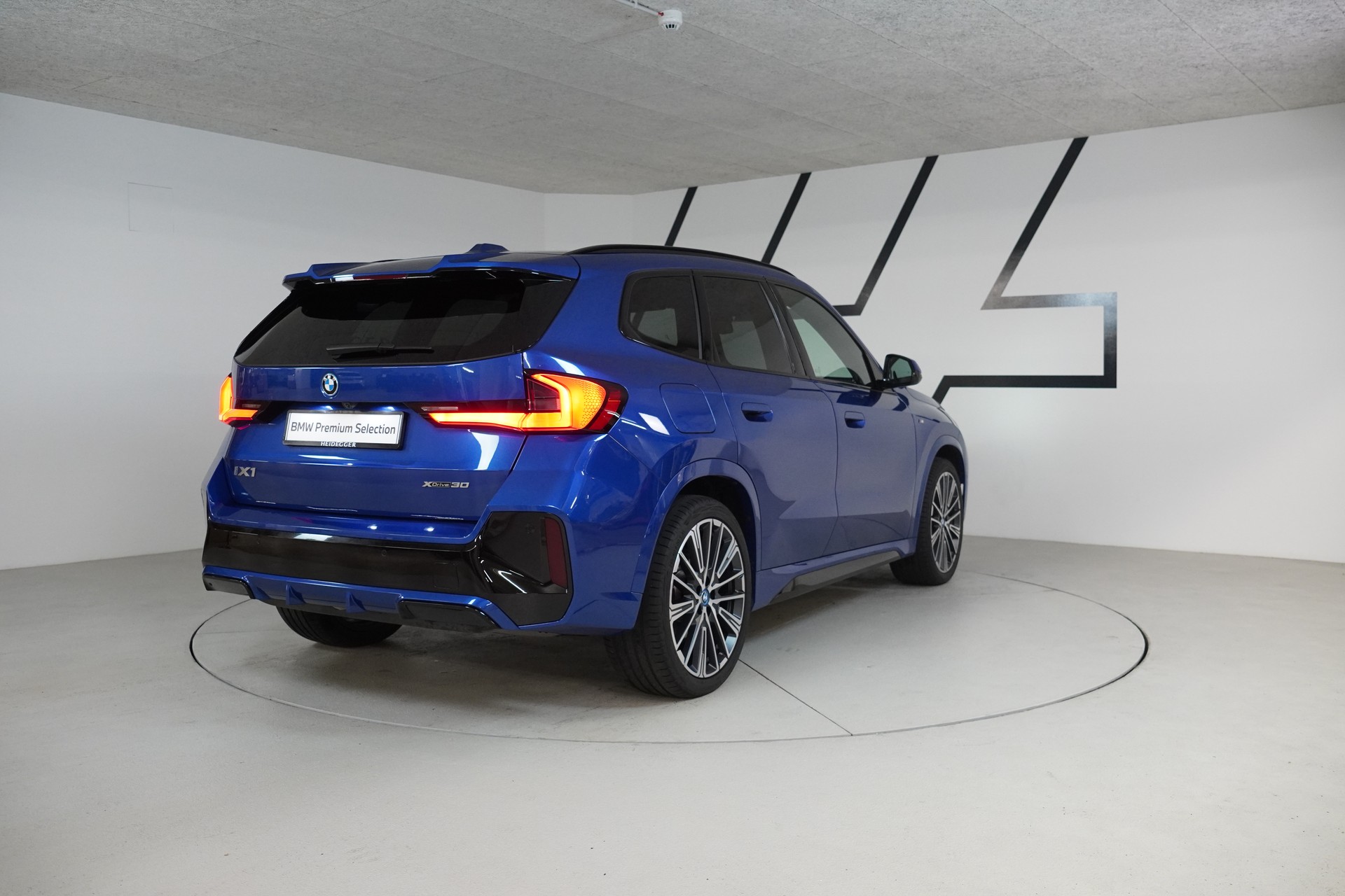 BMW iX1 xDrive 30 M Sport Pro-image-7