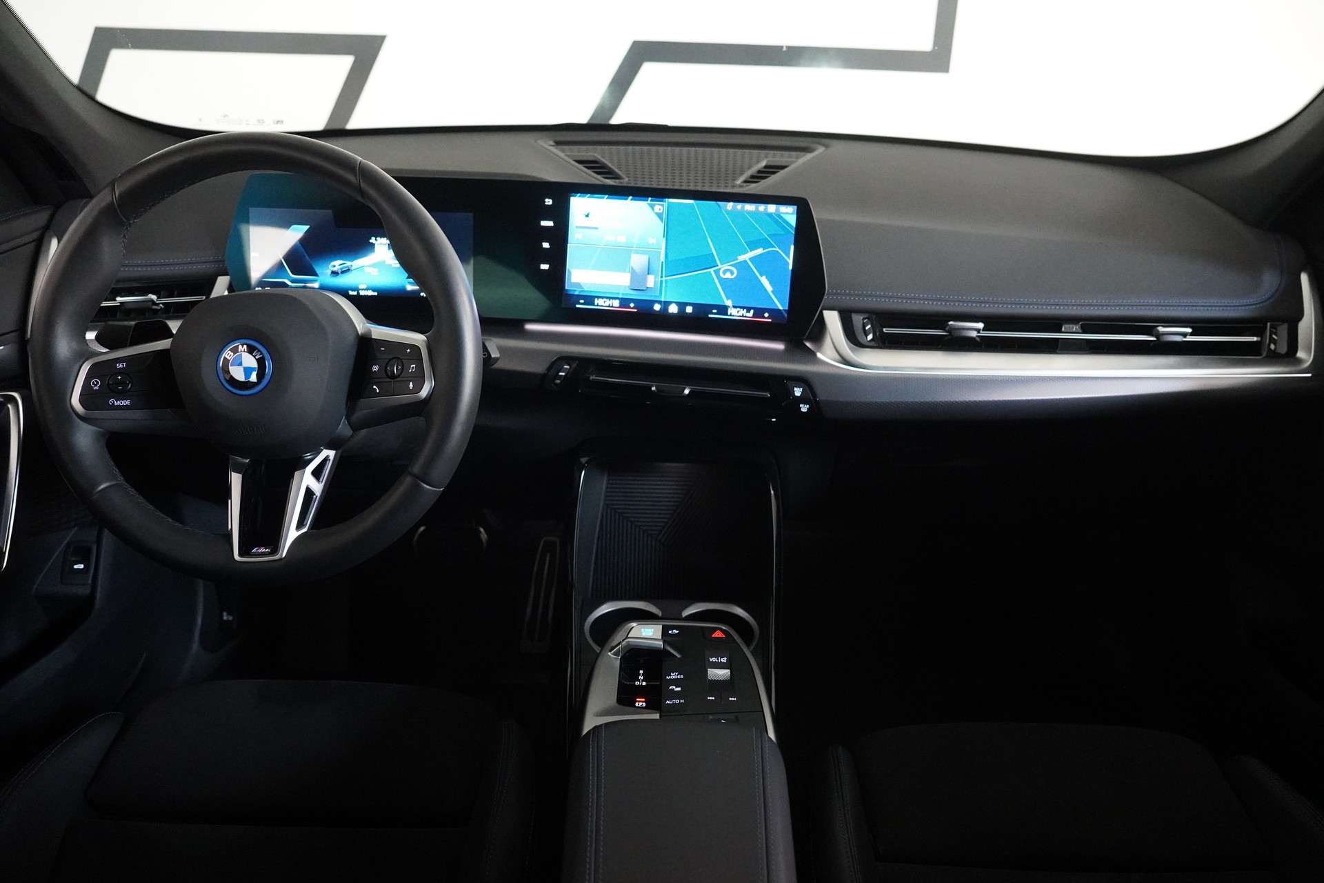 BMW iX1 xDrive 30 M Sport Pro-image-18