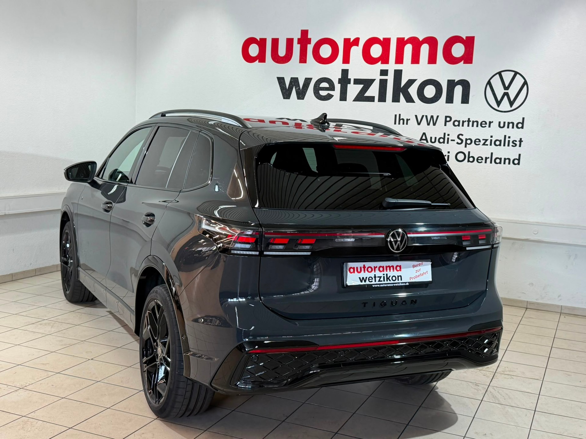 VW Tiguan 2.0 TSI DSG R-Line United 4Motion-image-3