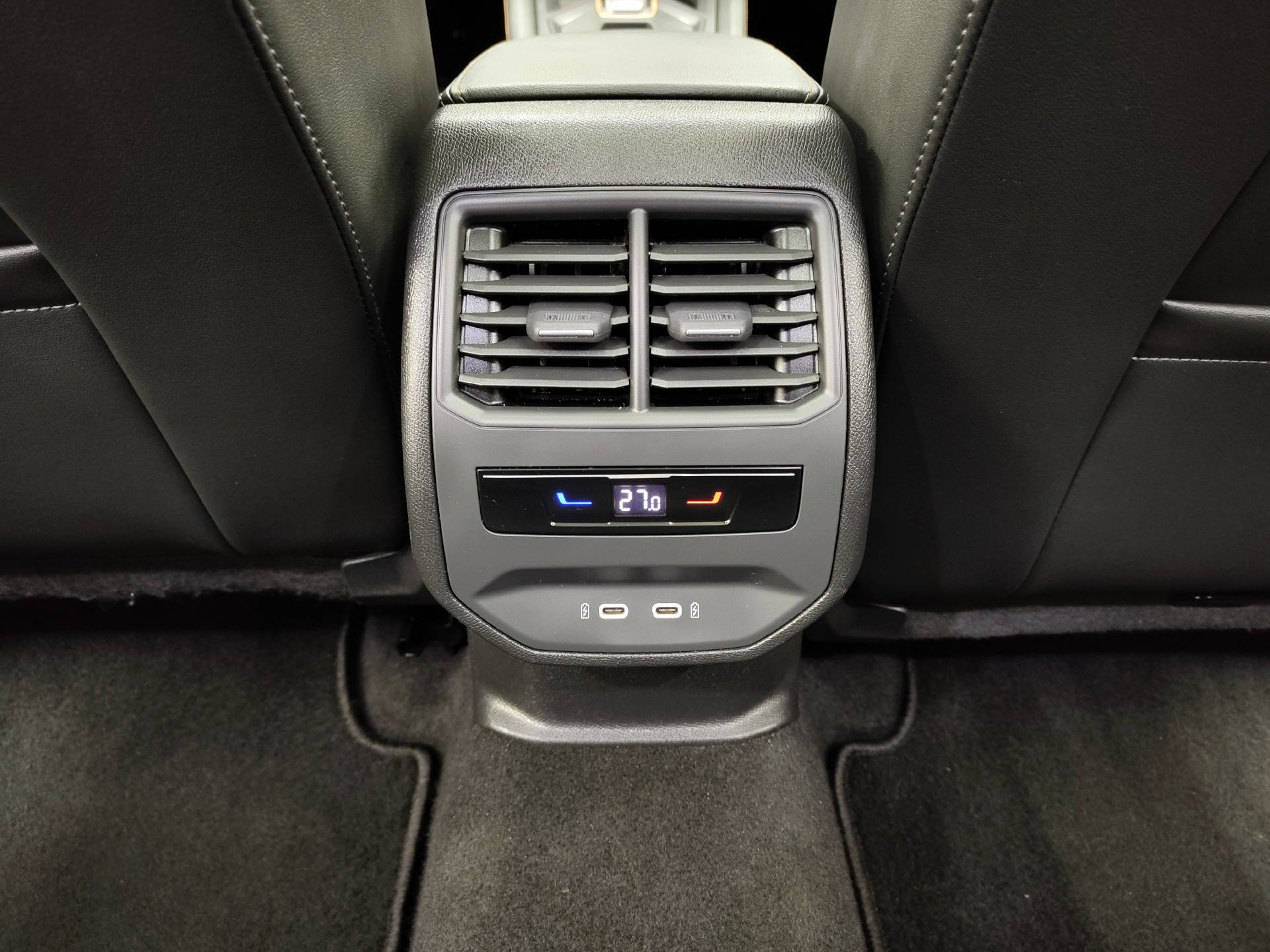 CUPRA Leon ST 2.0 TSI 333 VZ 4Drive DSG-image-12