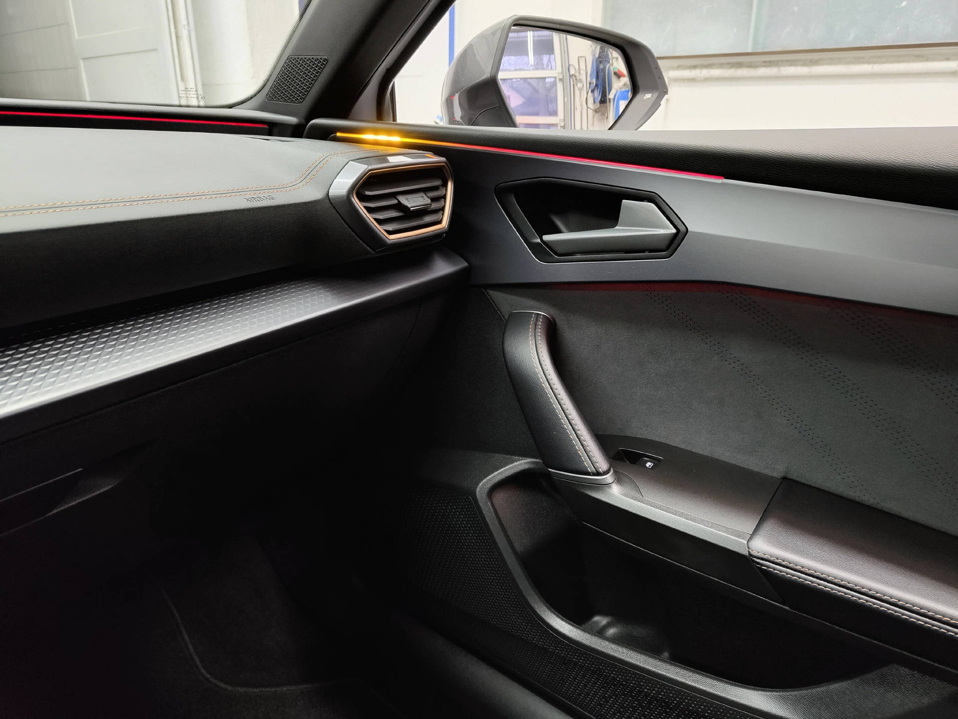 CUPRA Leon ST 2.0 TSI 333 VZ 4Drive DSG-image-11