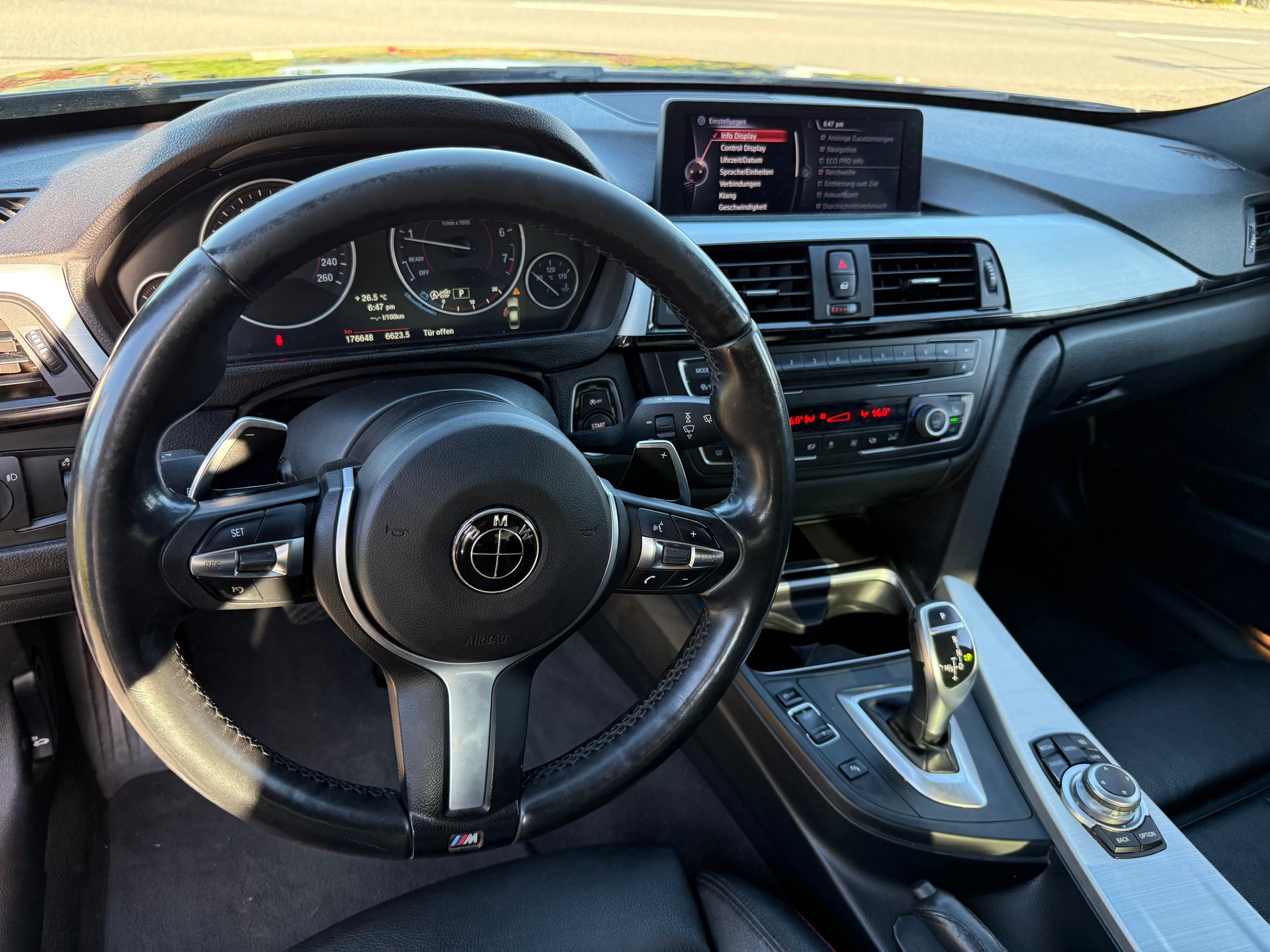 BMW 328i xDrive Modern Line Steptronic-image-6