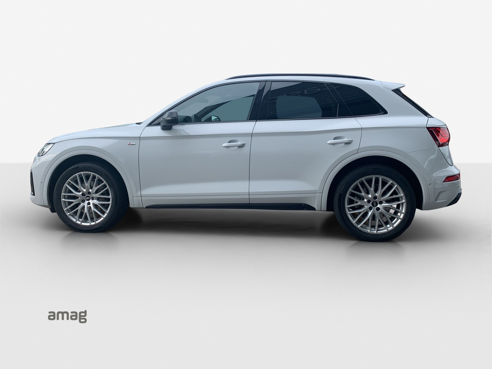 AUDI Q5 40 TDI Black Edition quattro S-tronic-image-1