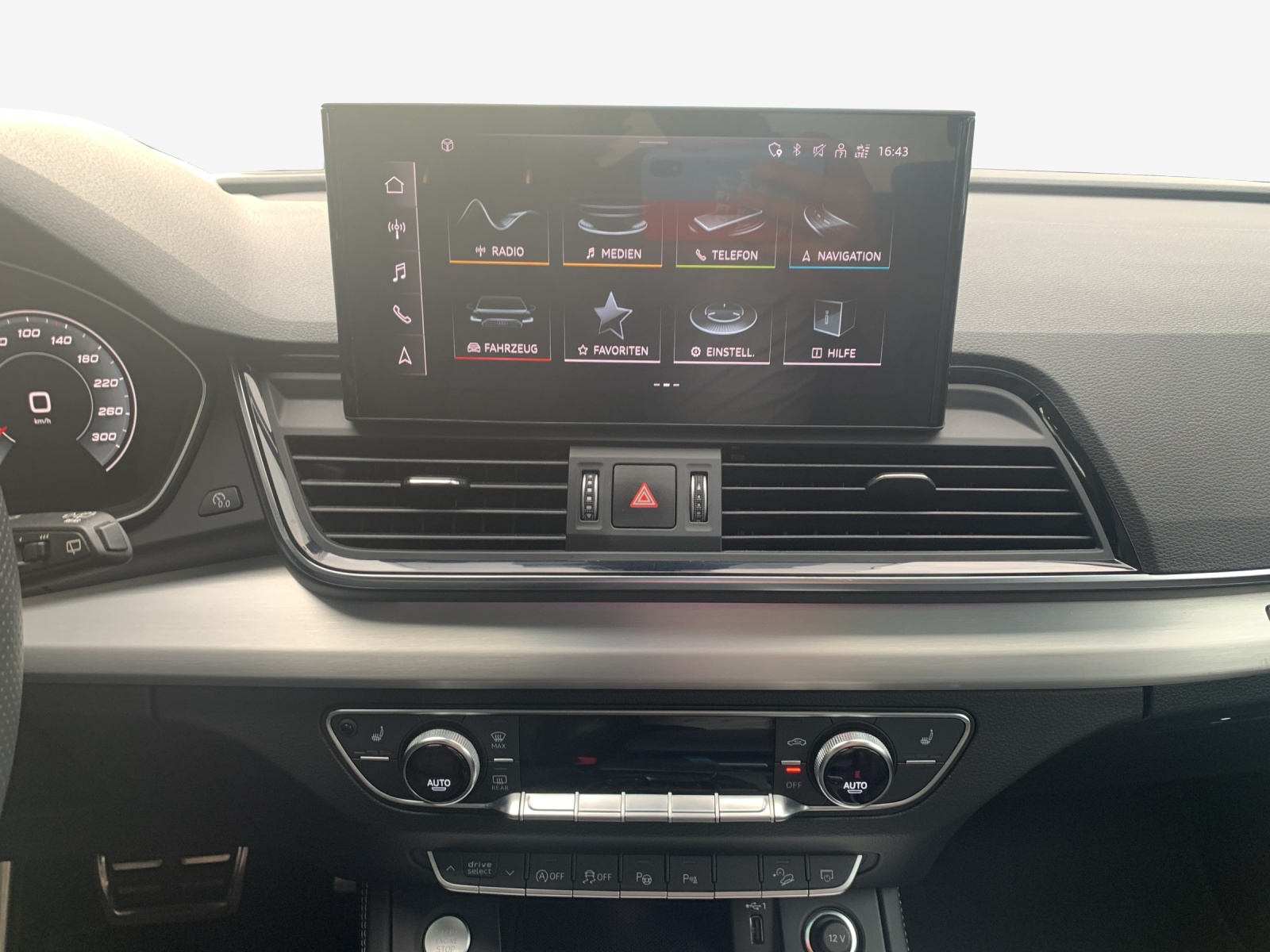 AUDI Q5 40 TDI Black Edition quattro S-tronic-image-14