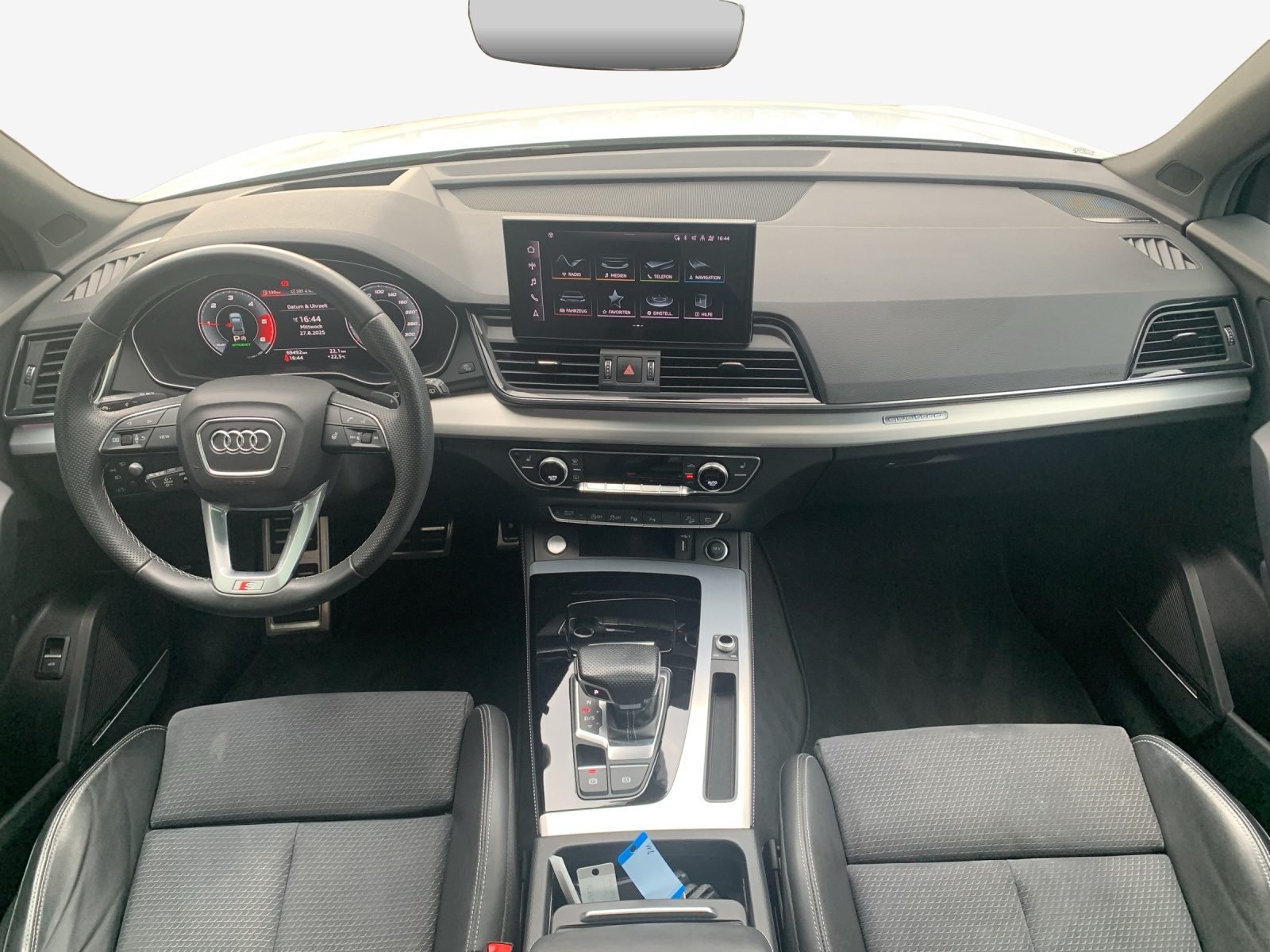 AUDI Q5 40 TDI Black Edition quattro S-tronic-image-12