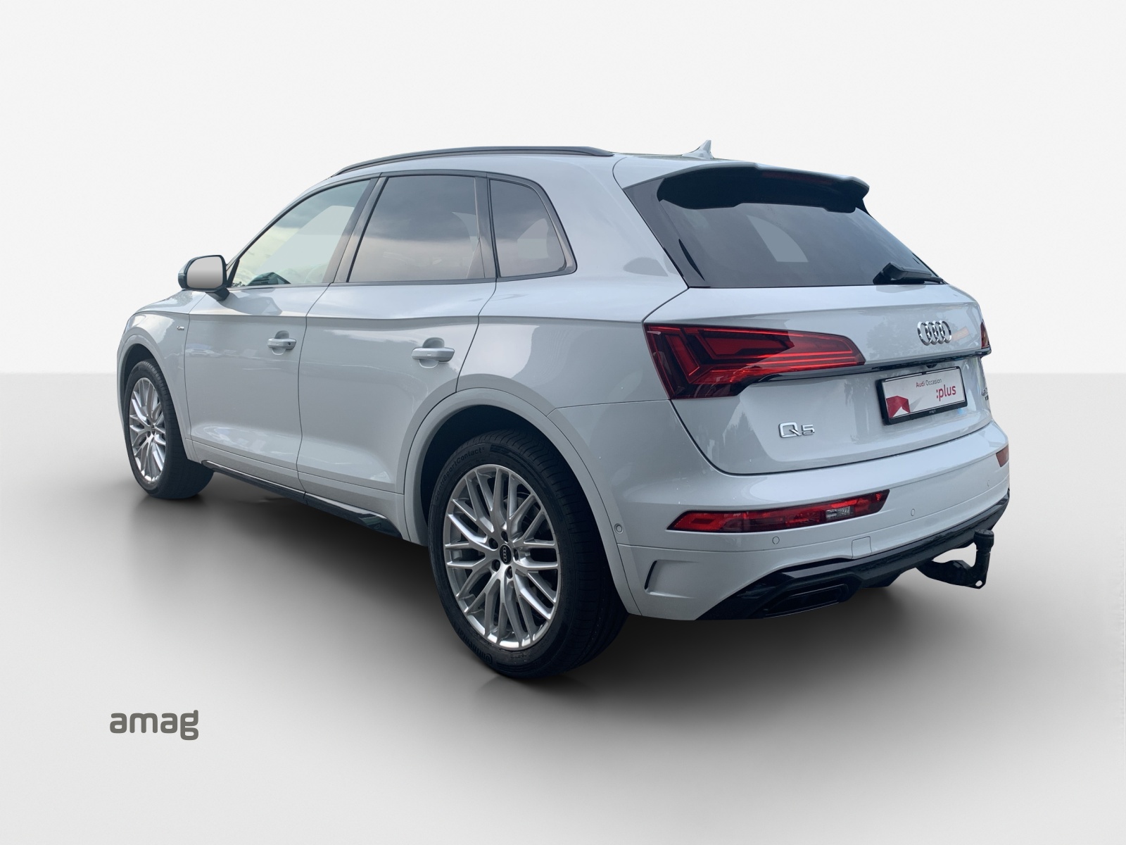 AUDI Q5 40 TDI Black Edition quattro S-tronic-image-3