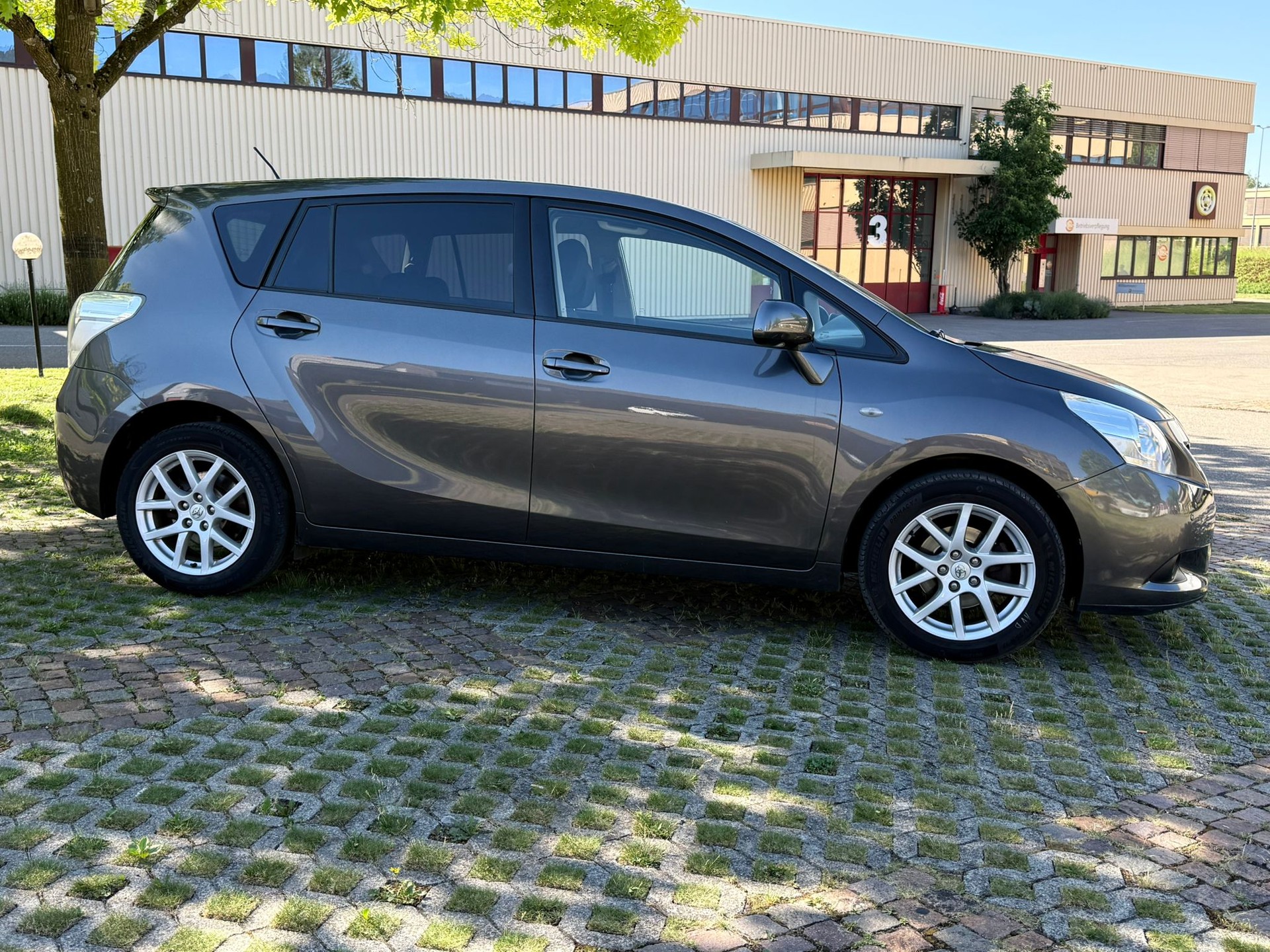 TOYOTA Verso 1.8 Linea Sol Premium-showroom-element-1