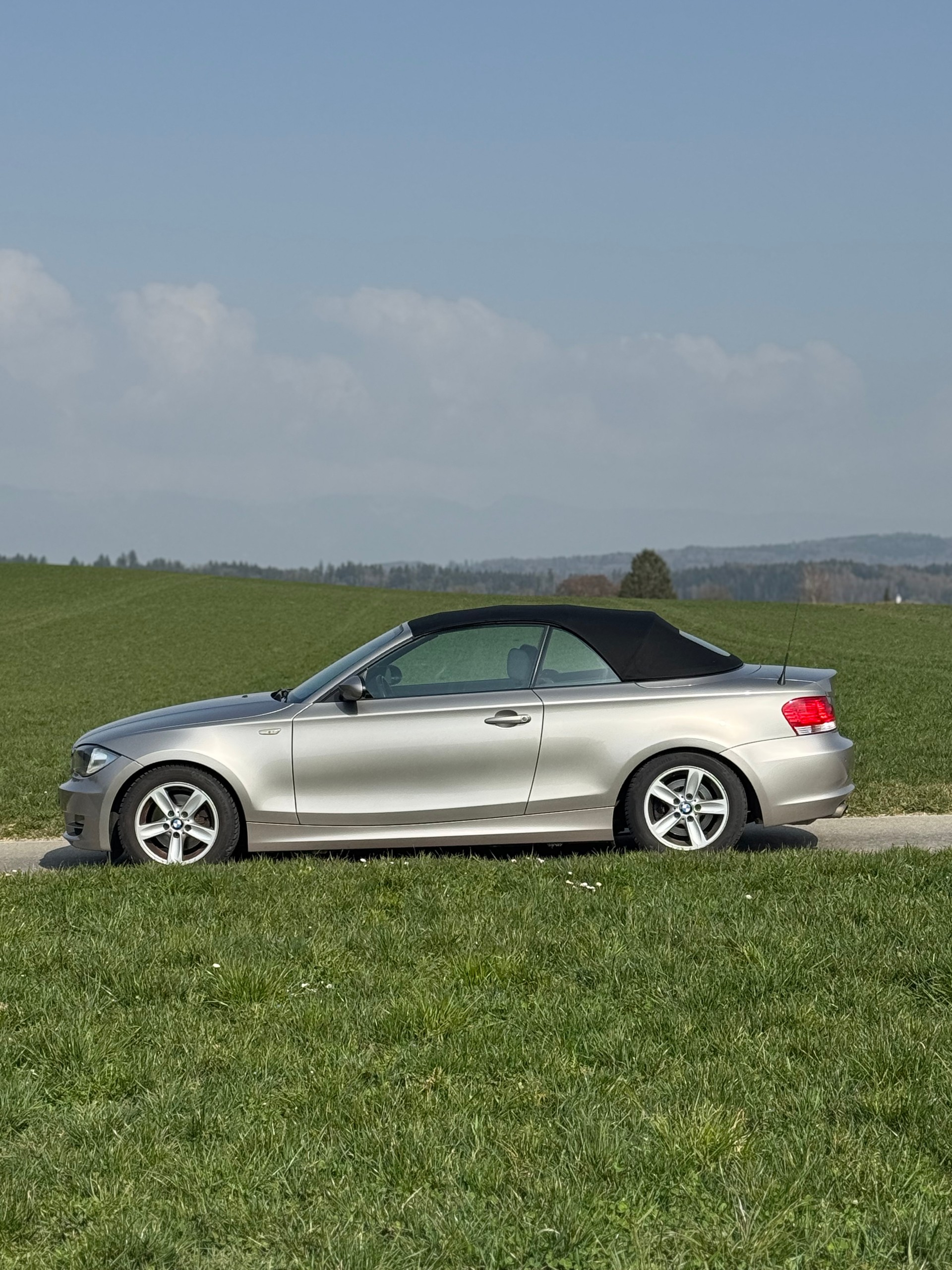 BMW 120i-image-1