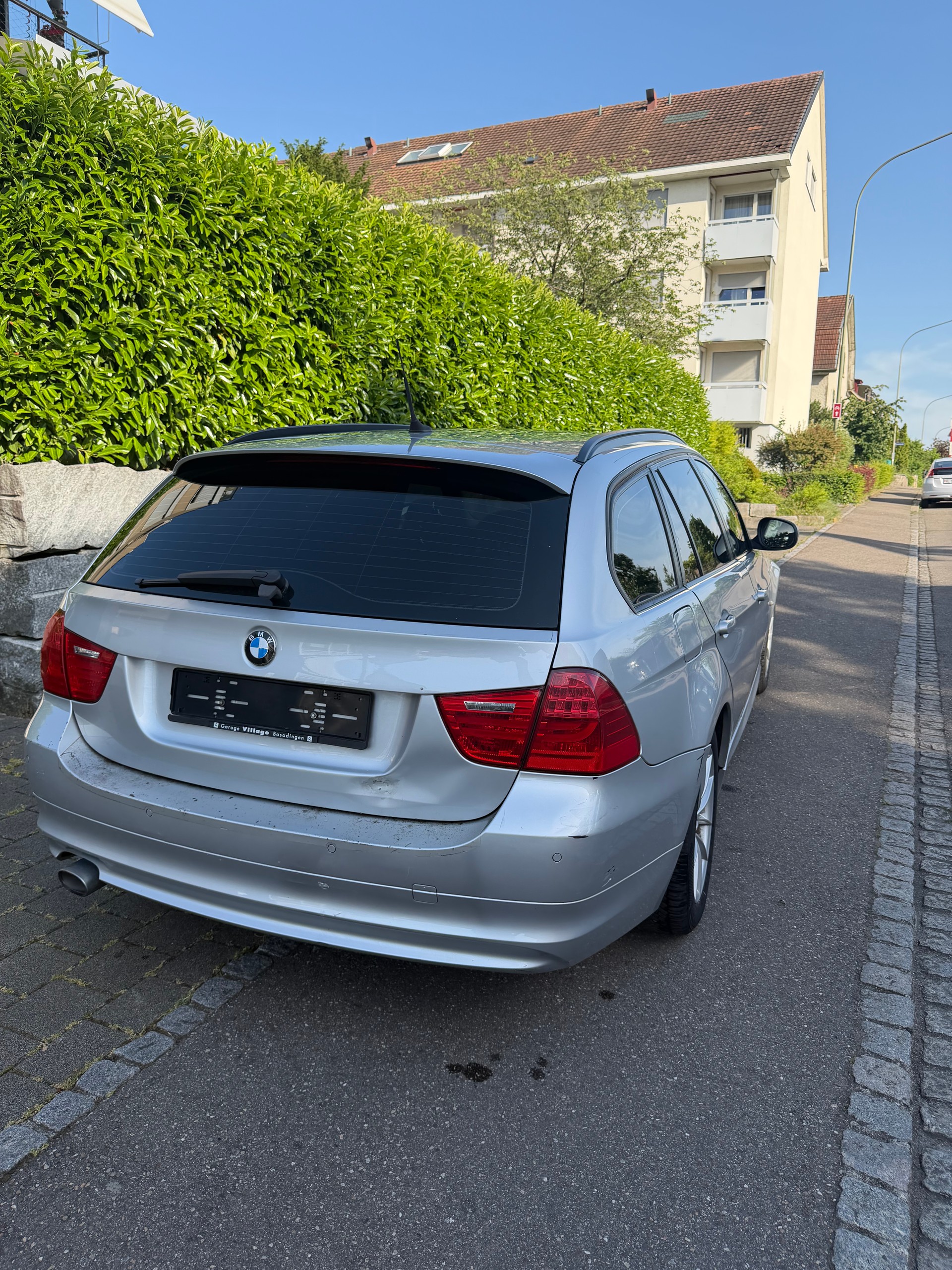 BMW 320d Touring Dynamic Edition Steptronic-image-3