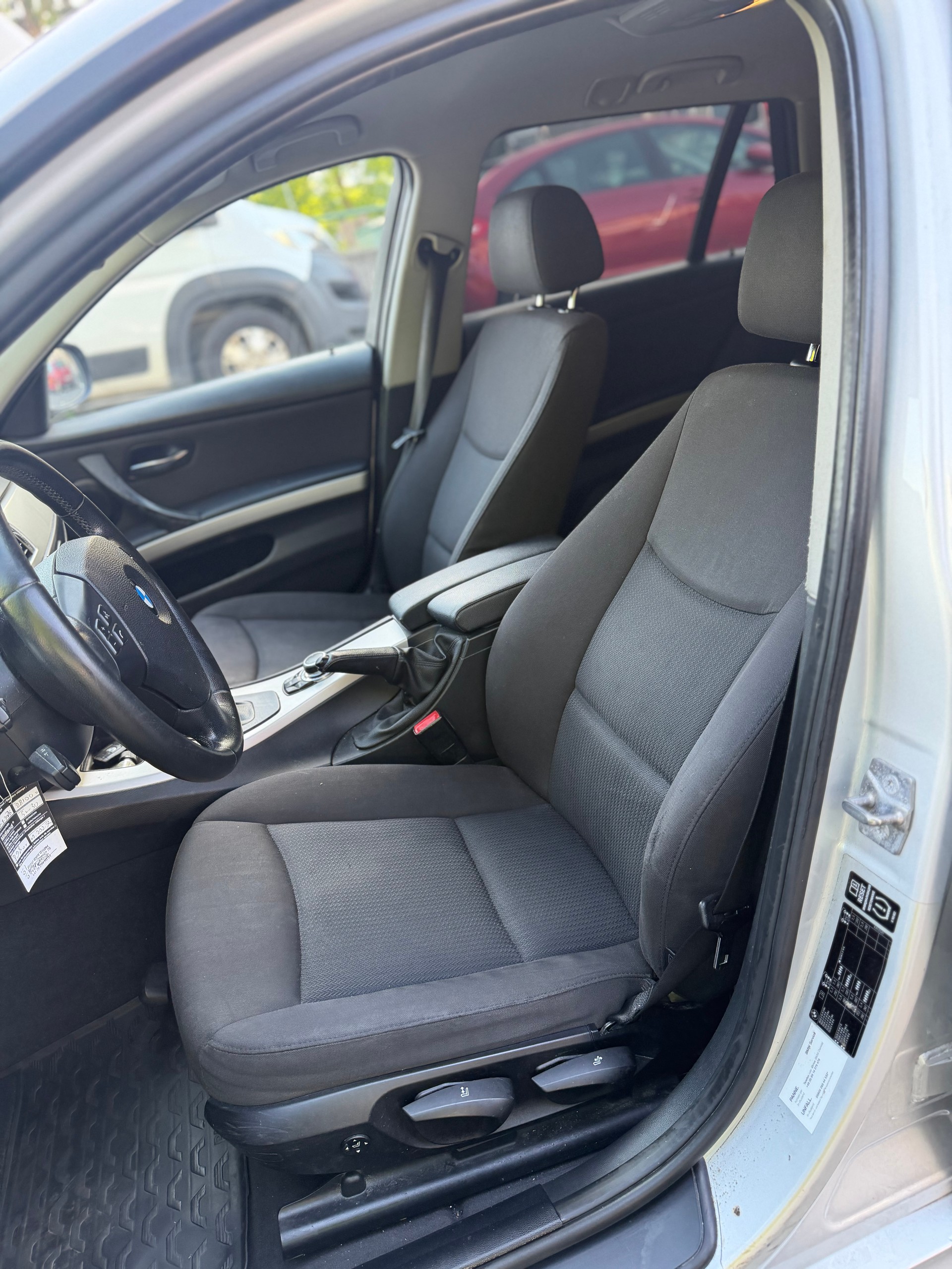BMW 320d Touring Dynamic Edition Steptronic-image-9
