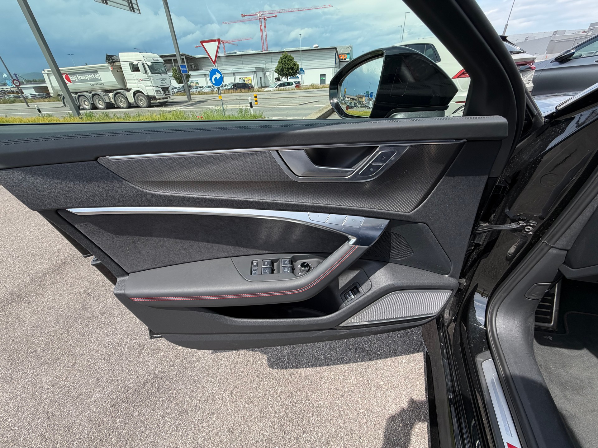 AUDI RS6 Avant 4.0 TFSI V8 quattro-image-22