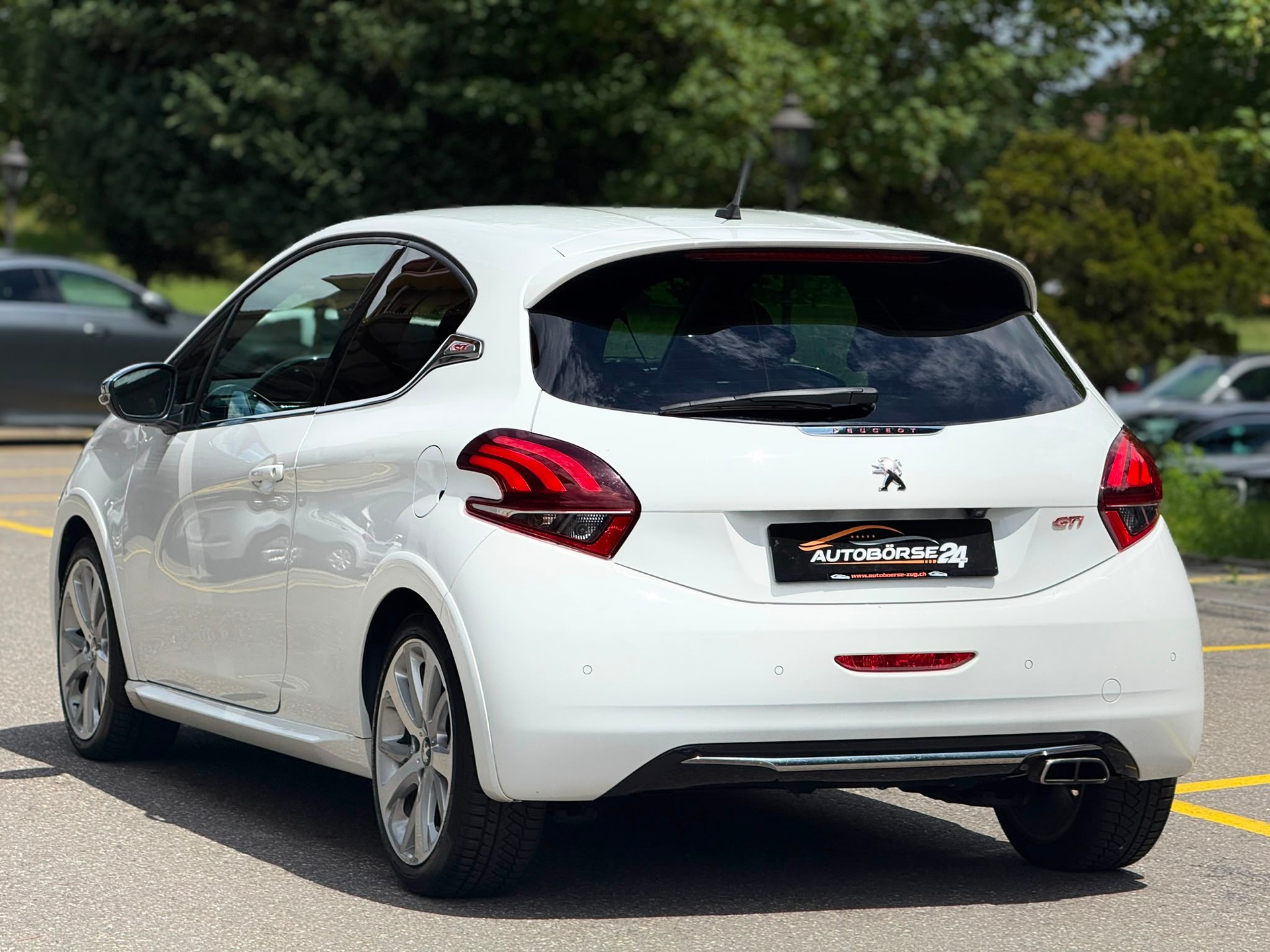 PEUGEOT 208 1.6 Turbo GTi-image-3