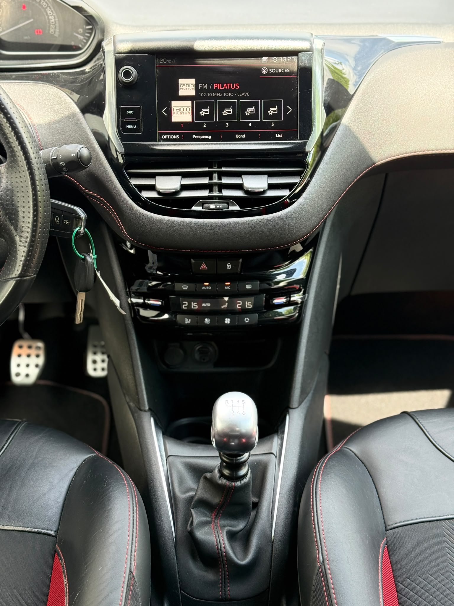 PEUGEOT 208 1.6 Turbo GTi-image-11