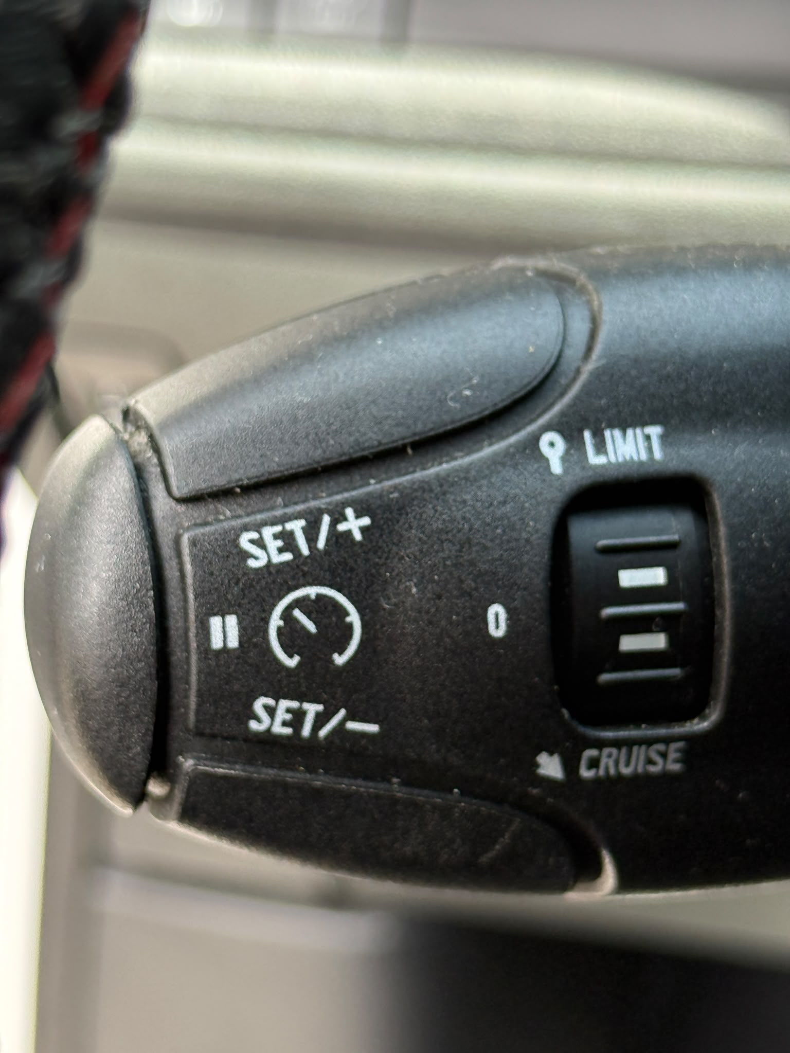 PEUGEOT 208 1.6 Turbo GTi-image-18