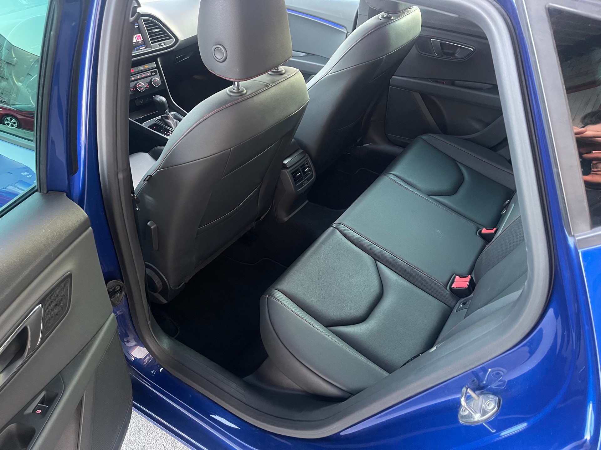SEAT Leon 1.5 TSI EVO SWISS FR DSG-image-12