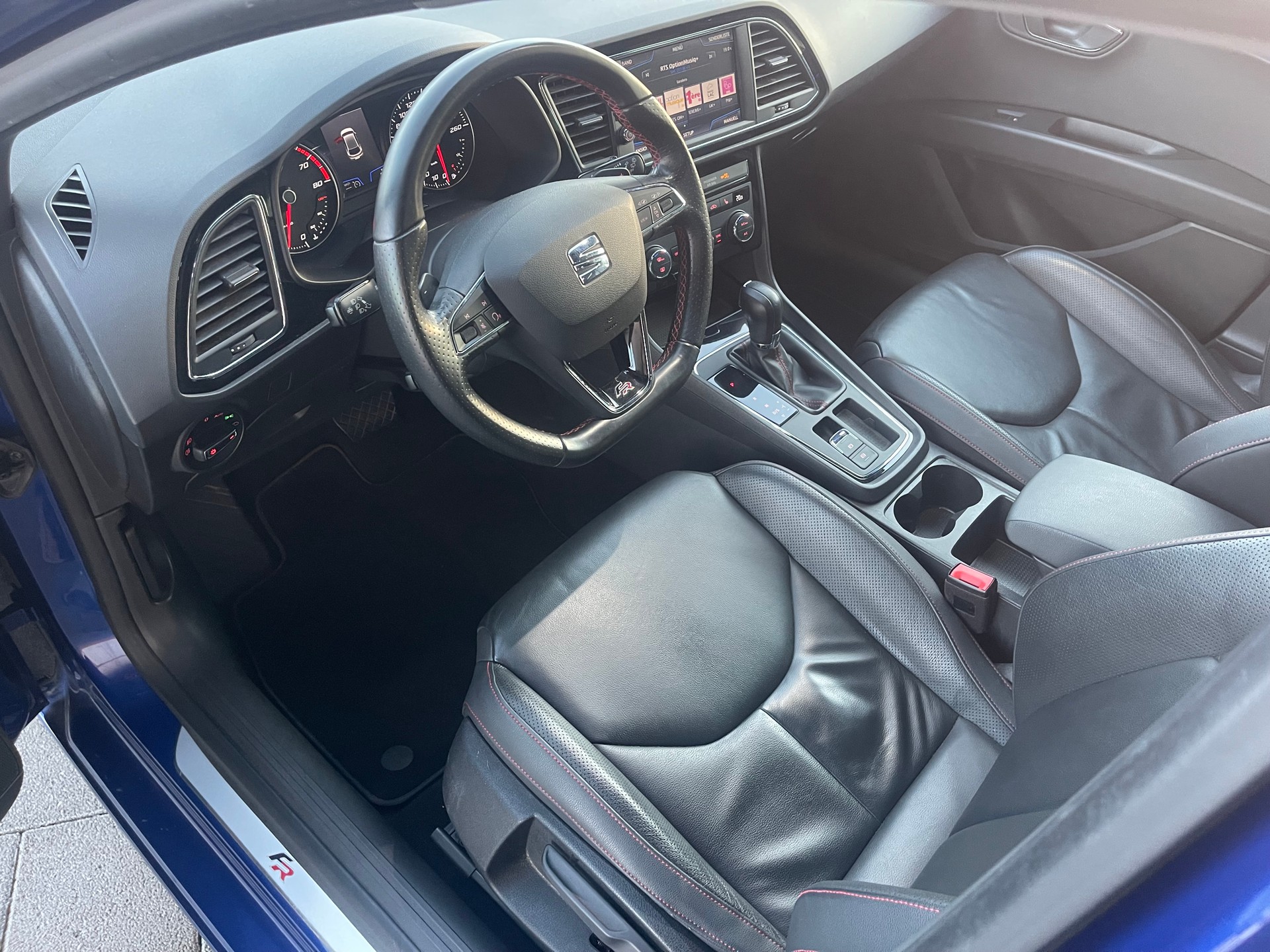 SEAT Leon 1.5 TSI EVO SWISS FR DSG-image-13