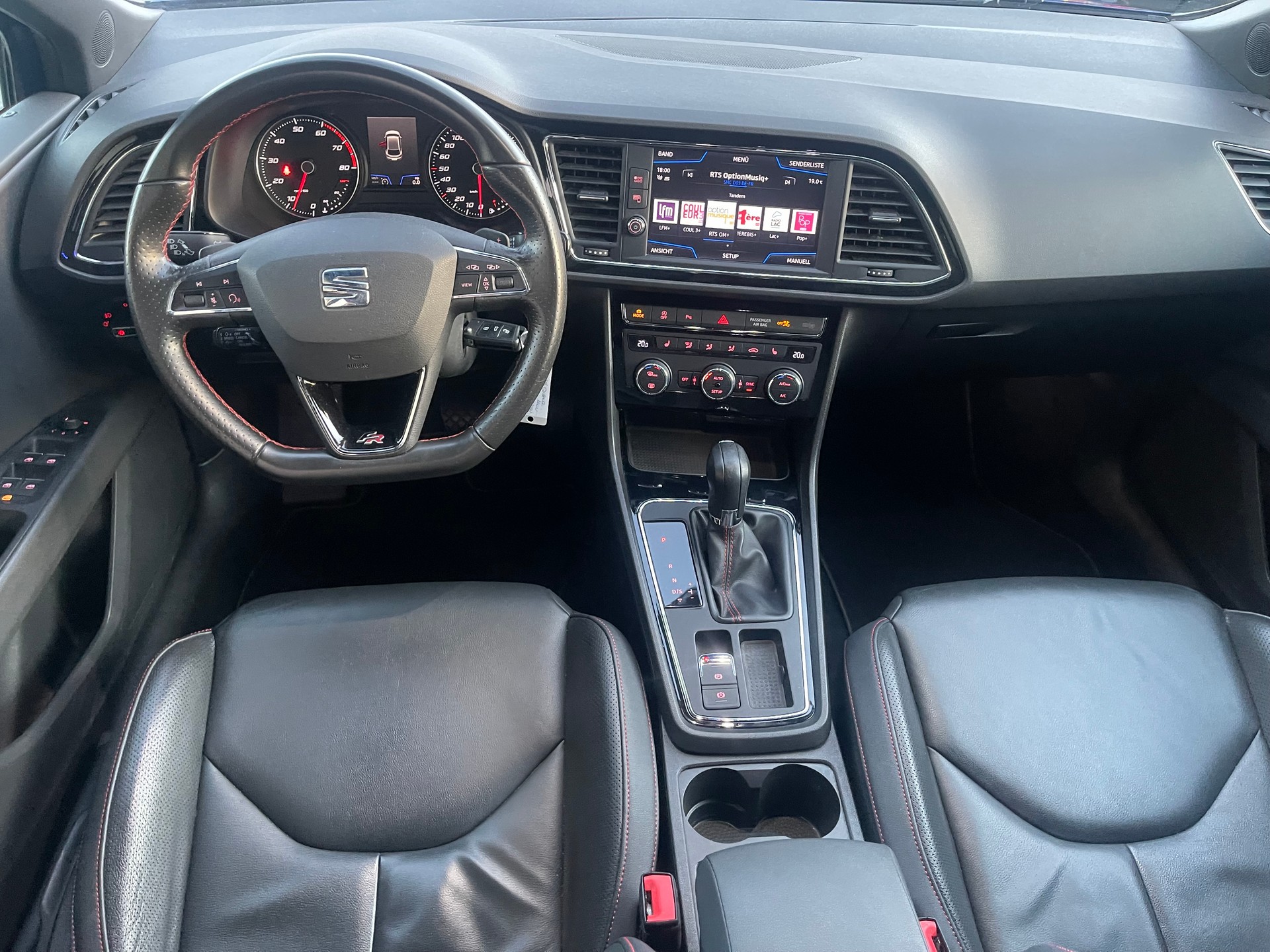 SEAT Leon 1.5 TSI EVO SWISS FR DSG-image-11
