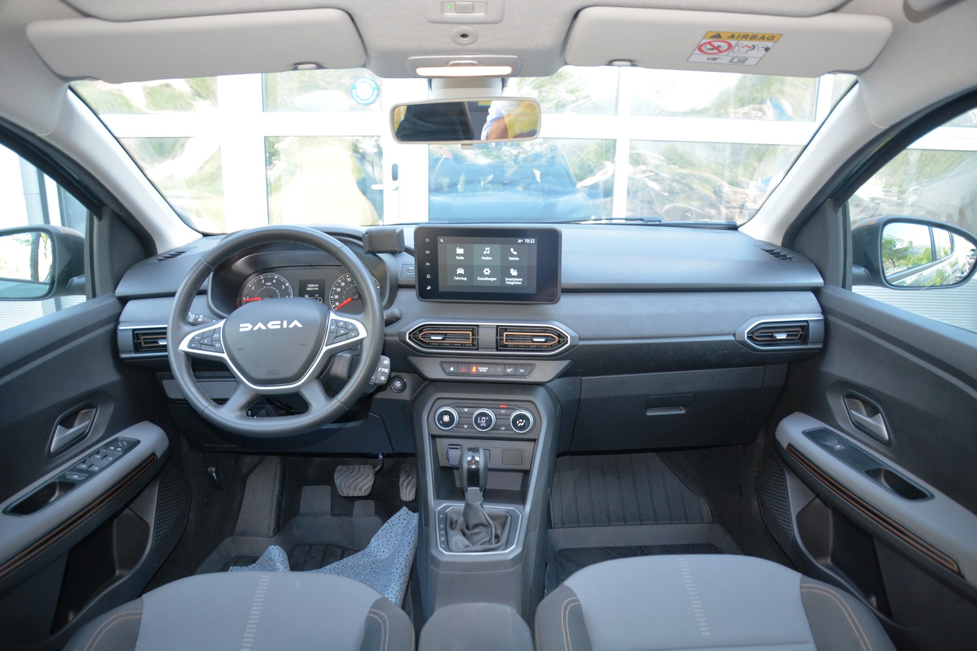 DACIA Sandero Stepway TCe 90 Extreme+ CVT-image-4