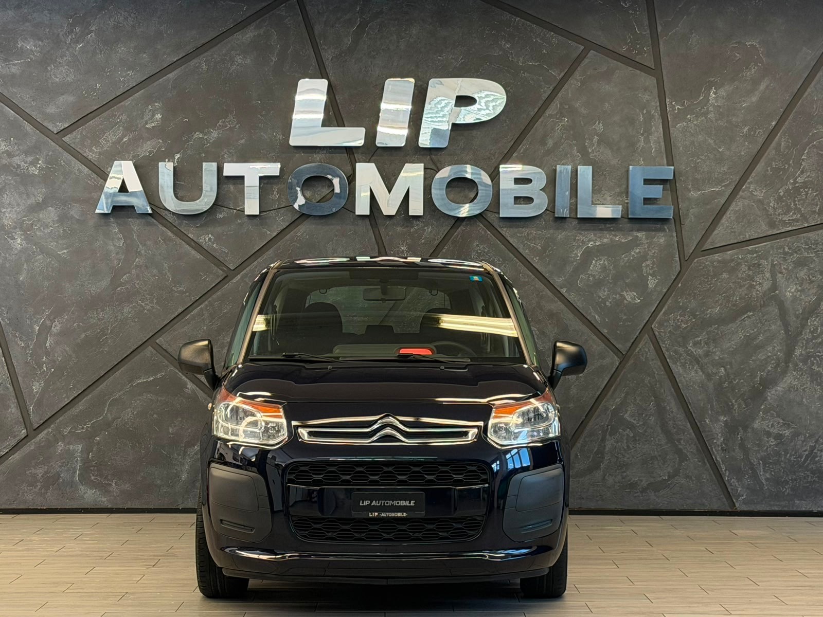 CITROEN C3 Picasso 1.4i 16V Attraction-image-1