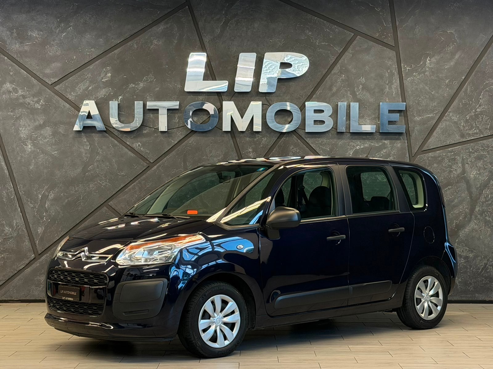 CITROEN C3 Picasso 1.4i 16V Attraction-image-0