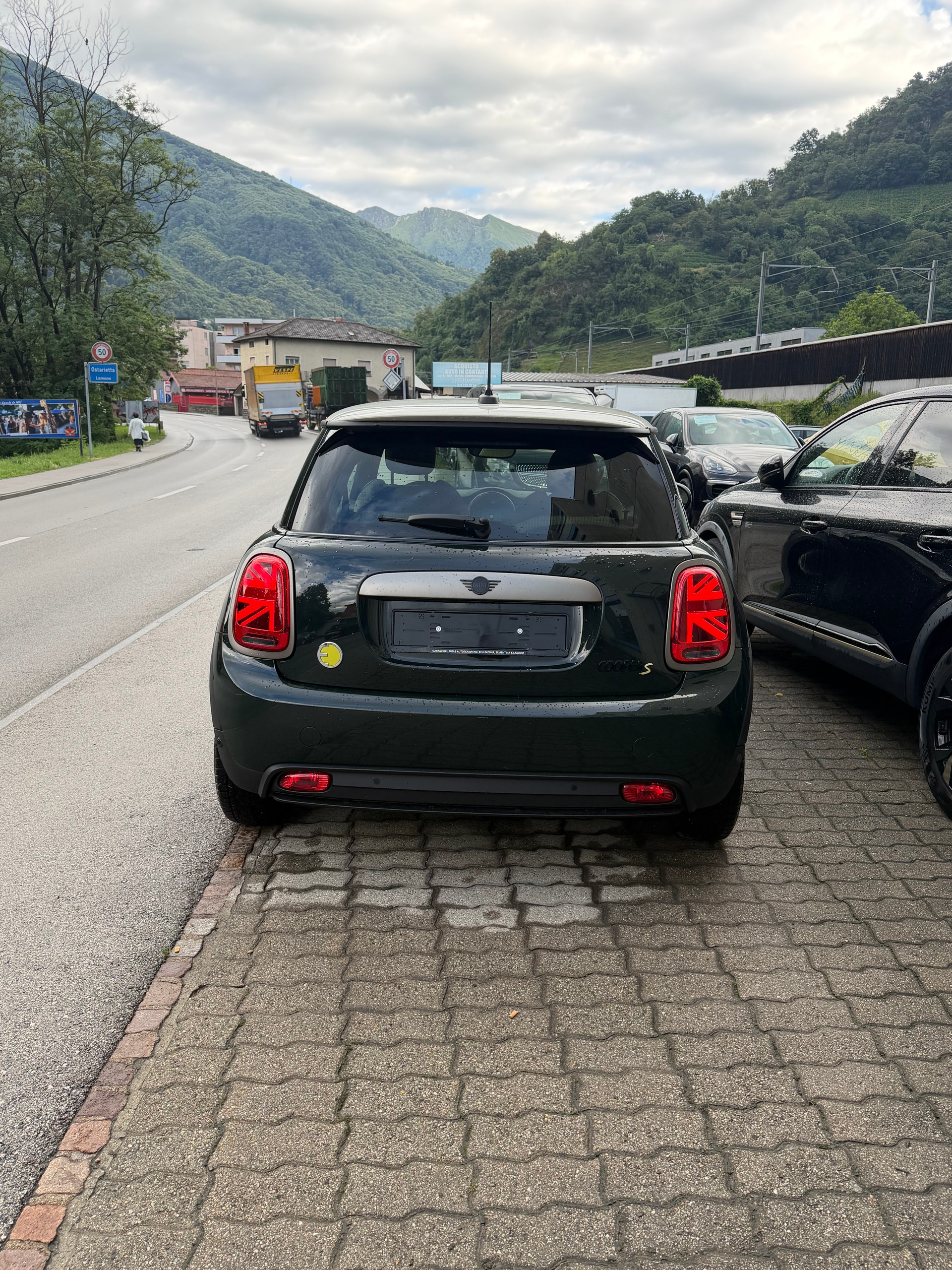 MINI Cooper SE Resolute Edition-image-5