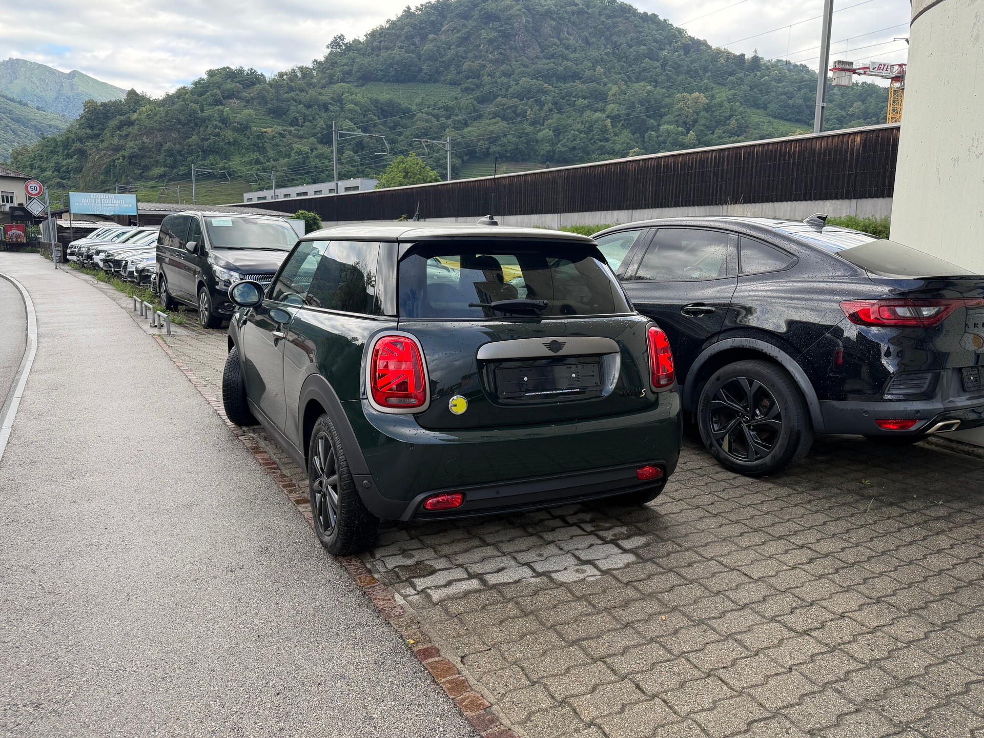 MINI Cooper SE Resolute Edition-image-4