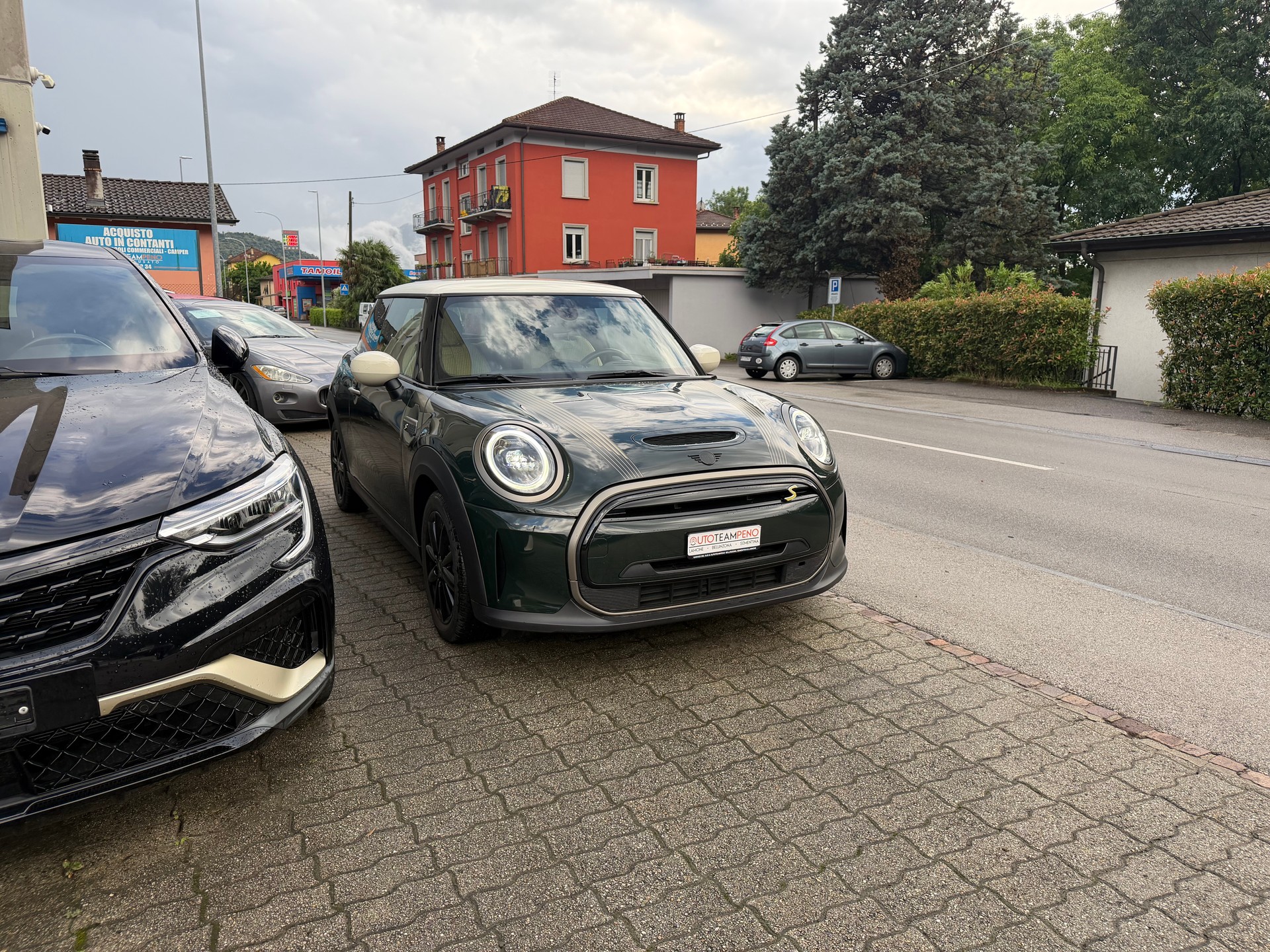 MINI Cooper SE Resolute Edition-image-2