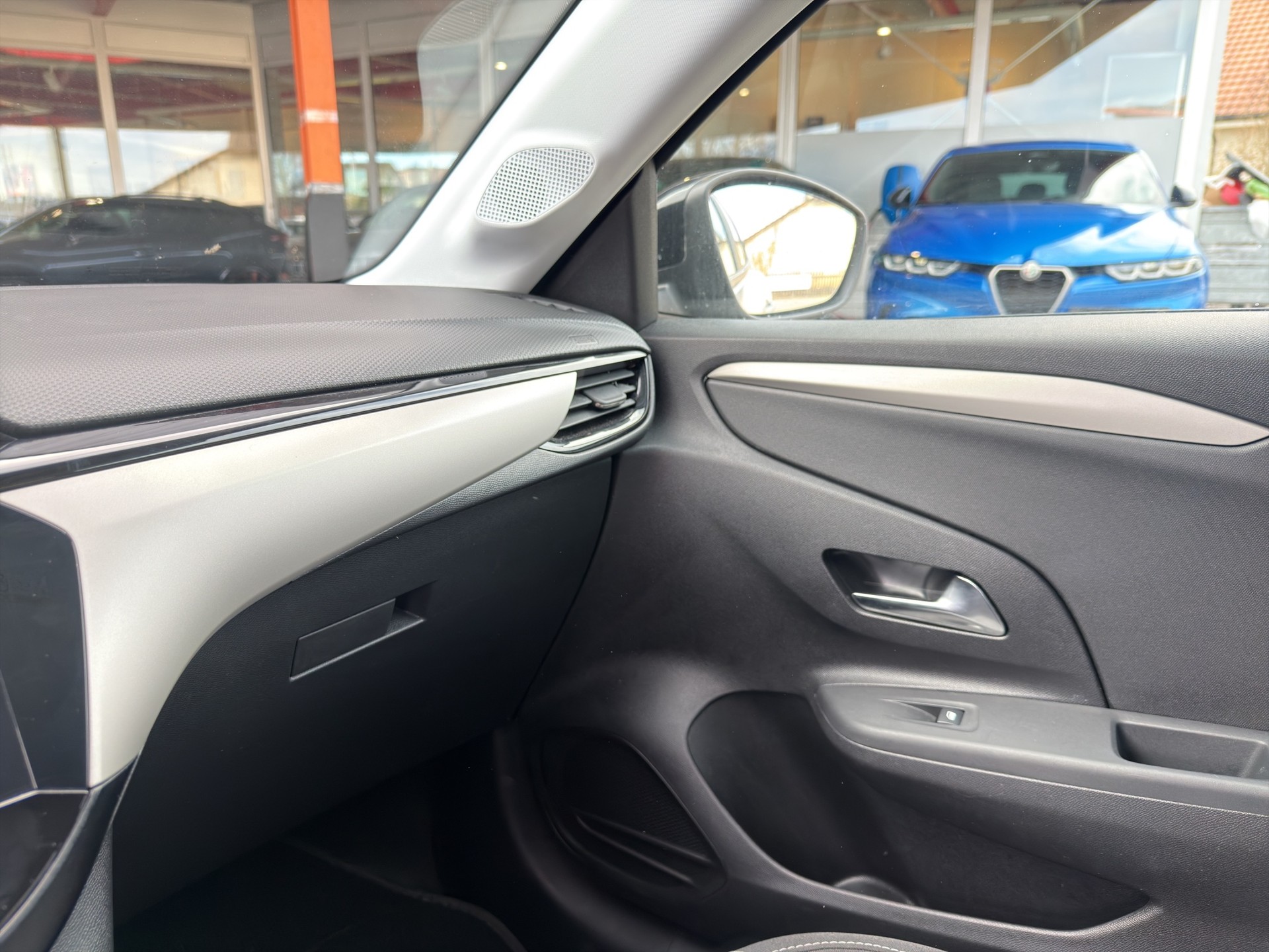 OPEL Corsa 1.2 T Edition-image-24