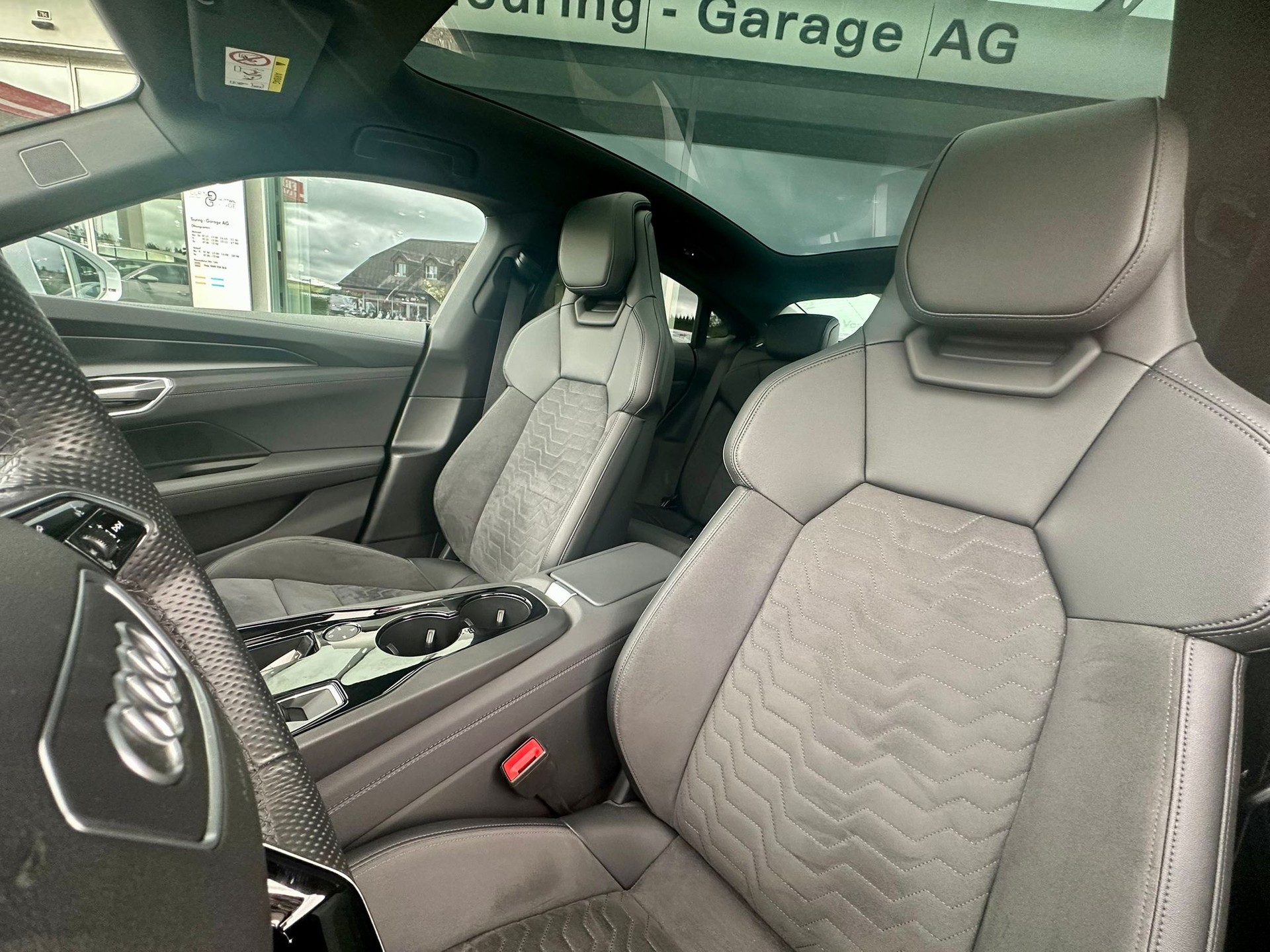 AUDI e-tron GT quattro-image-26