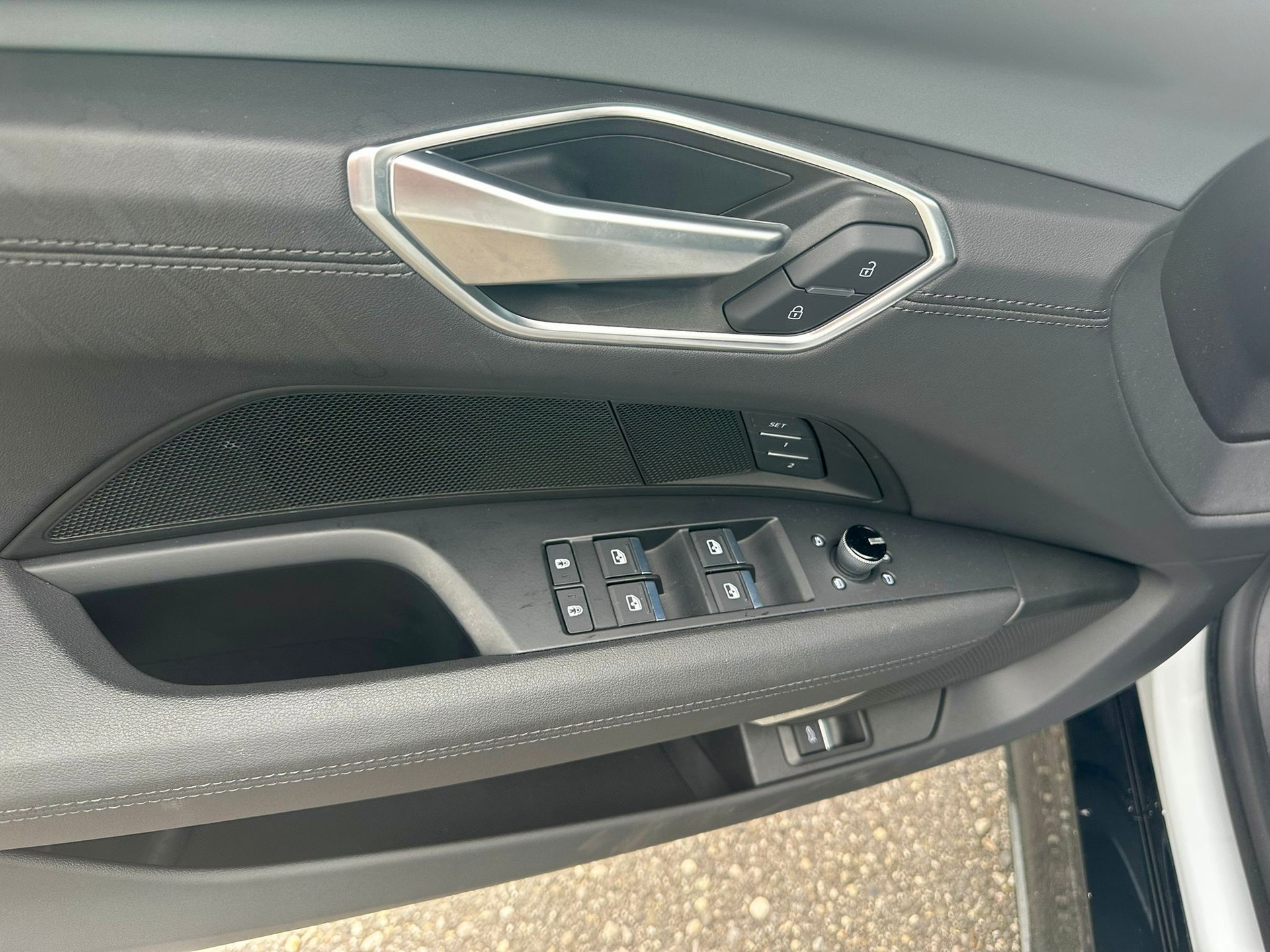 AUDI e-tron GT quattro-image-15